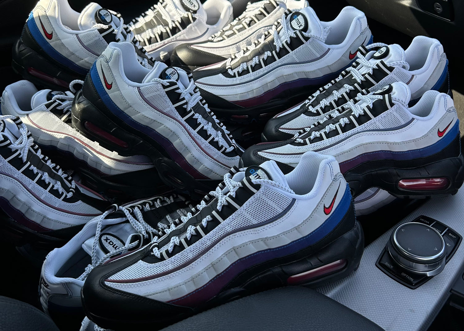 Closer Look: Nike Airmax 95 Toronto Blue Jays