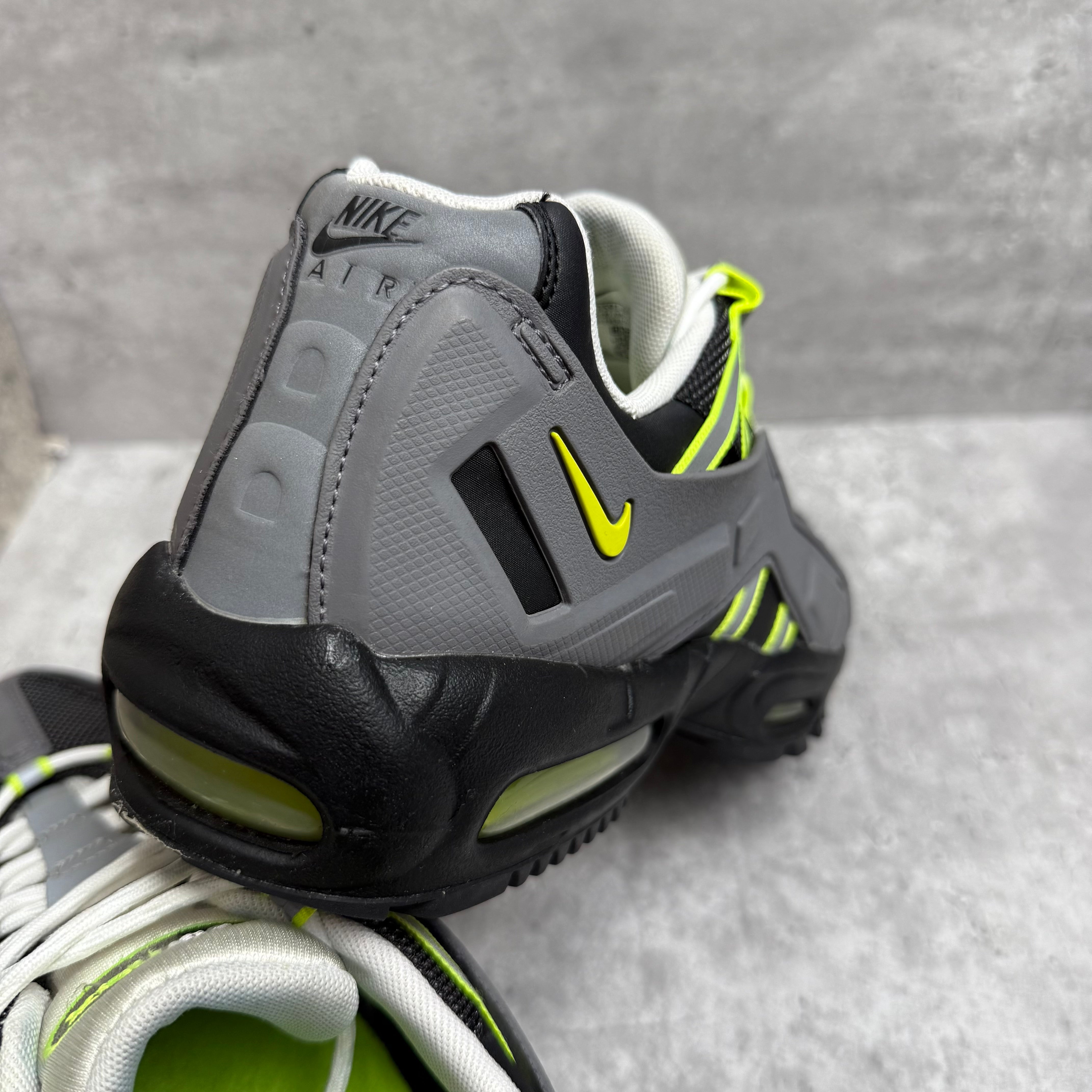 Nike Airmax 95 NDSTRKT Neon