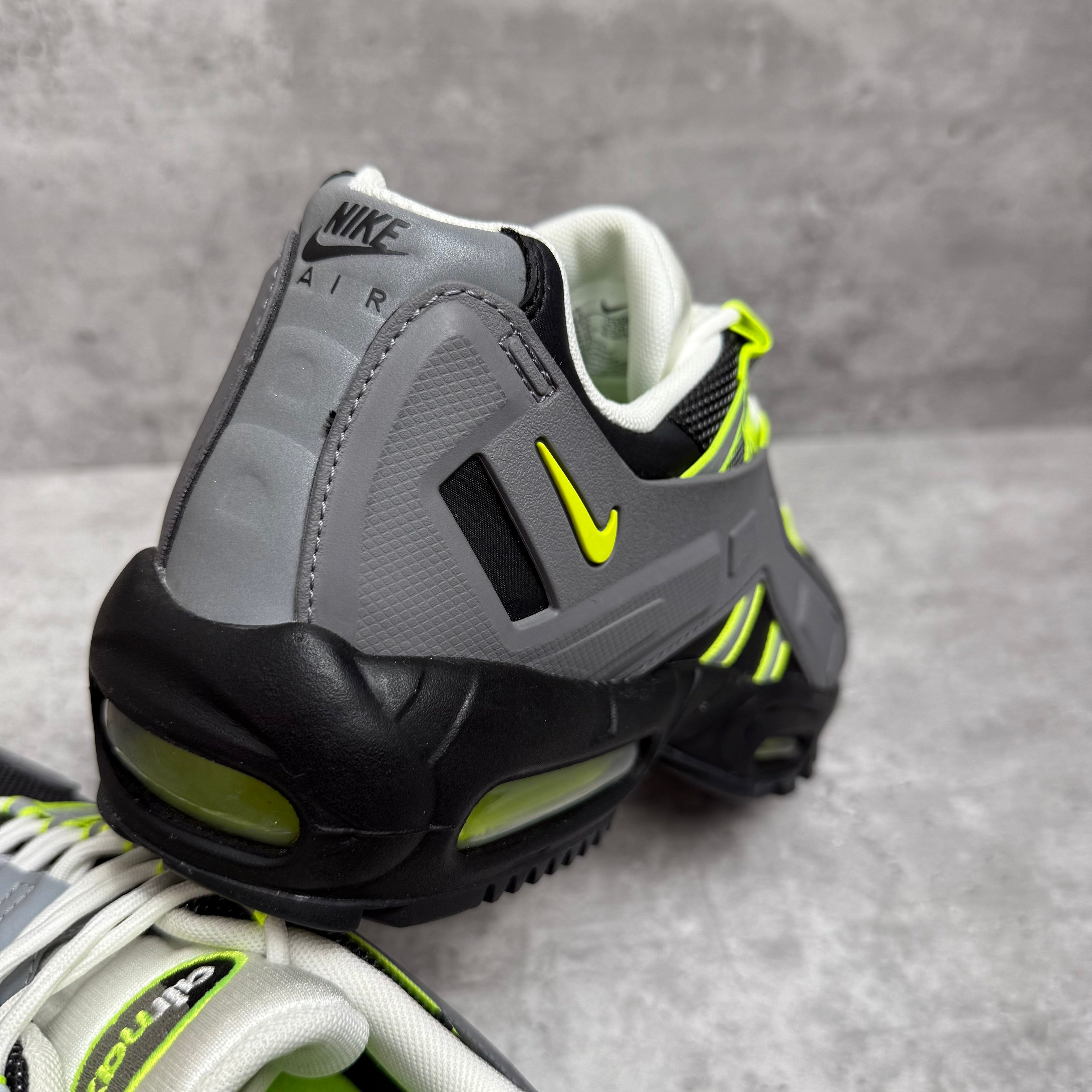 Nike Airmax 95 NDSTRKT Neon