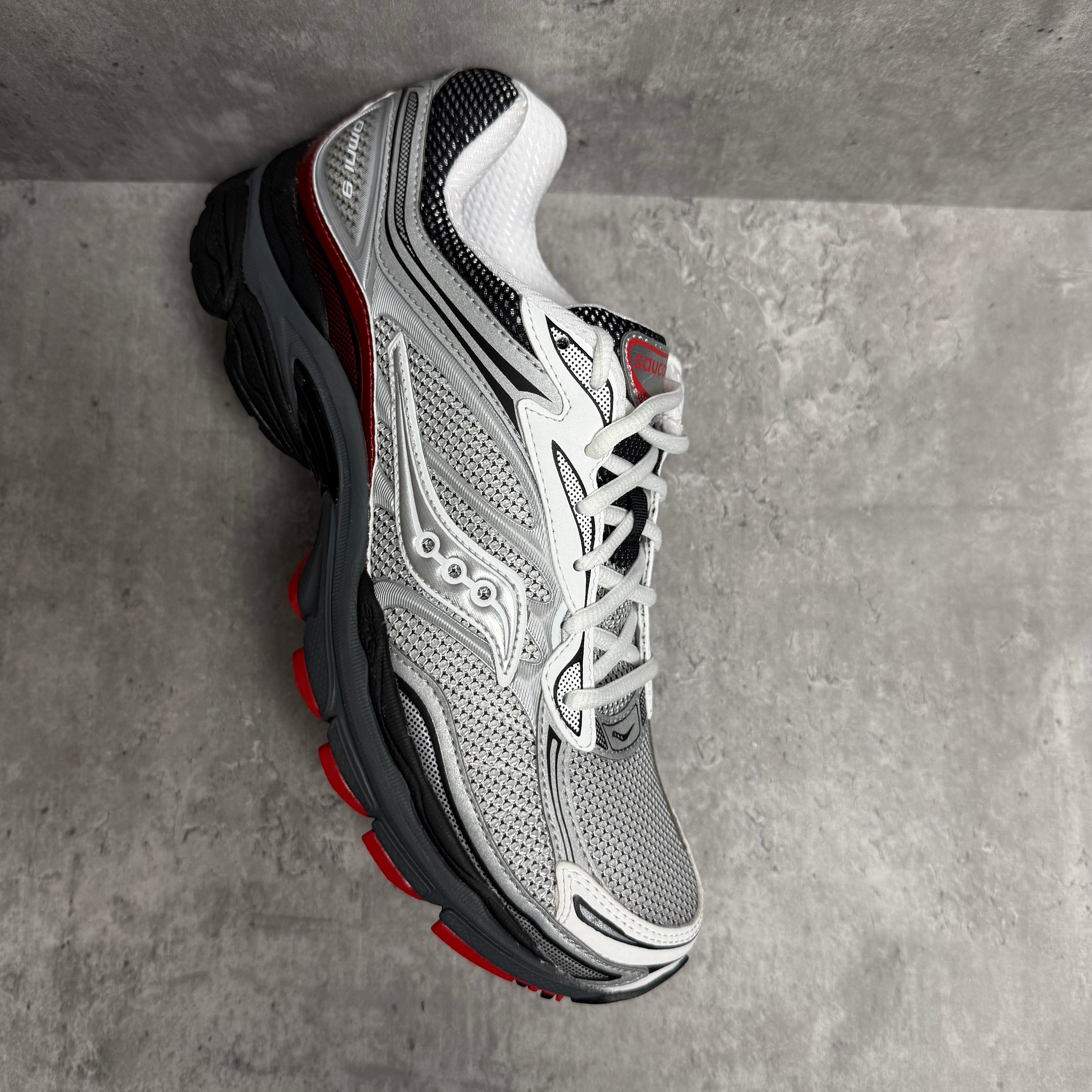 Saucony Pro Grid Omni 9 Crimson Red
