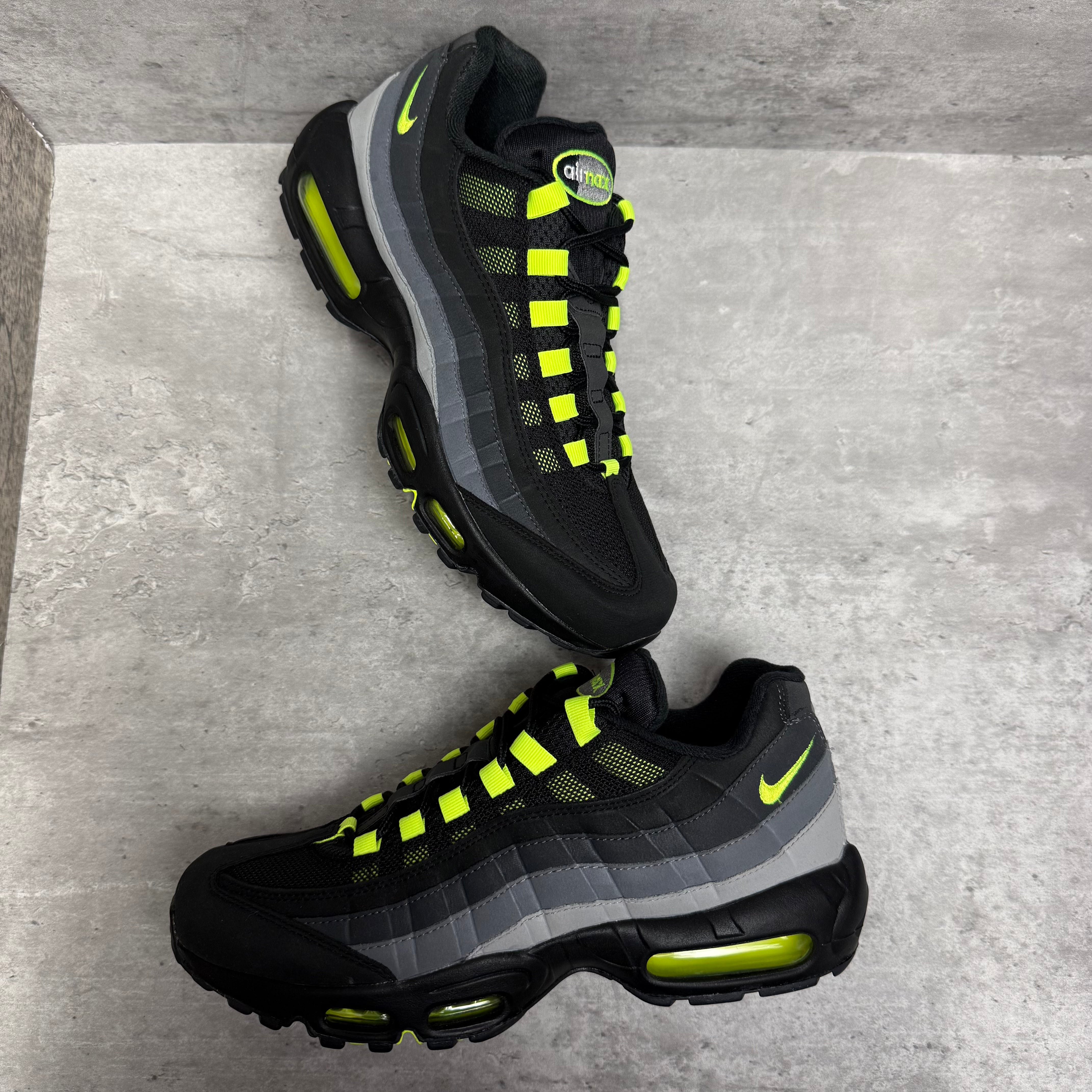 Nike Air Max 95 Reverse Neon - Cheshire Creps