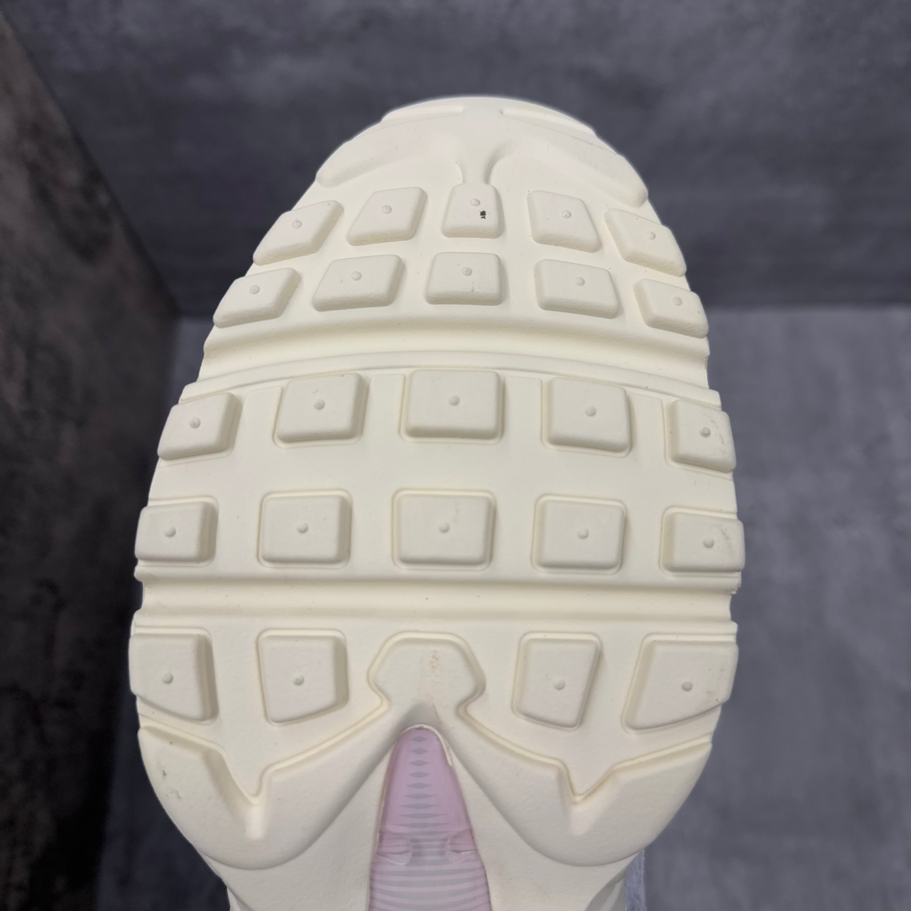 Nike Airmax 95 Grey Fog Pink Foam - Cheshire Creps