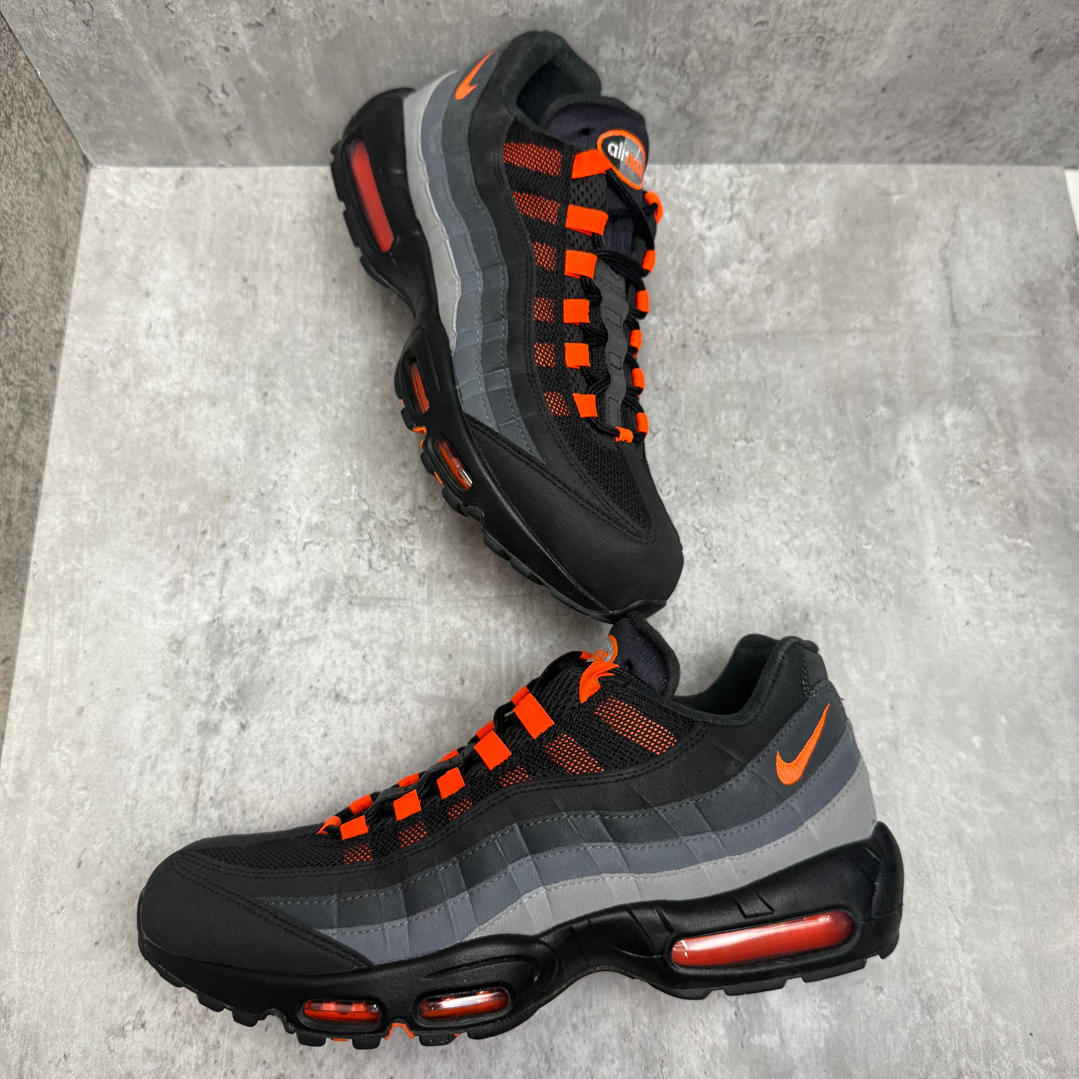Nike Airmax 95 Hyper Crimson - Cheshire Creps