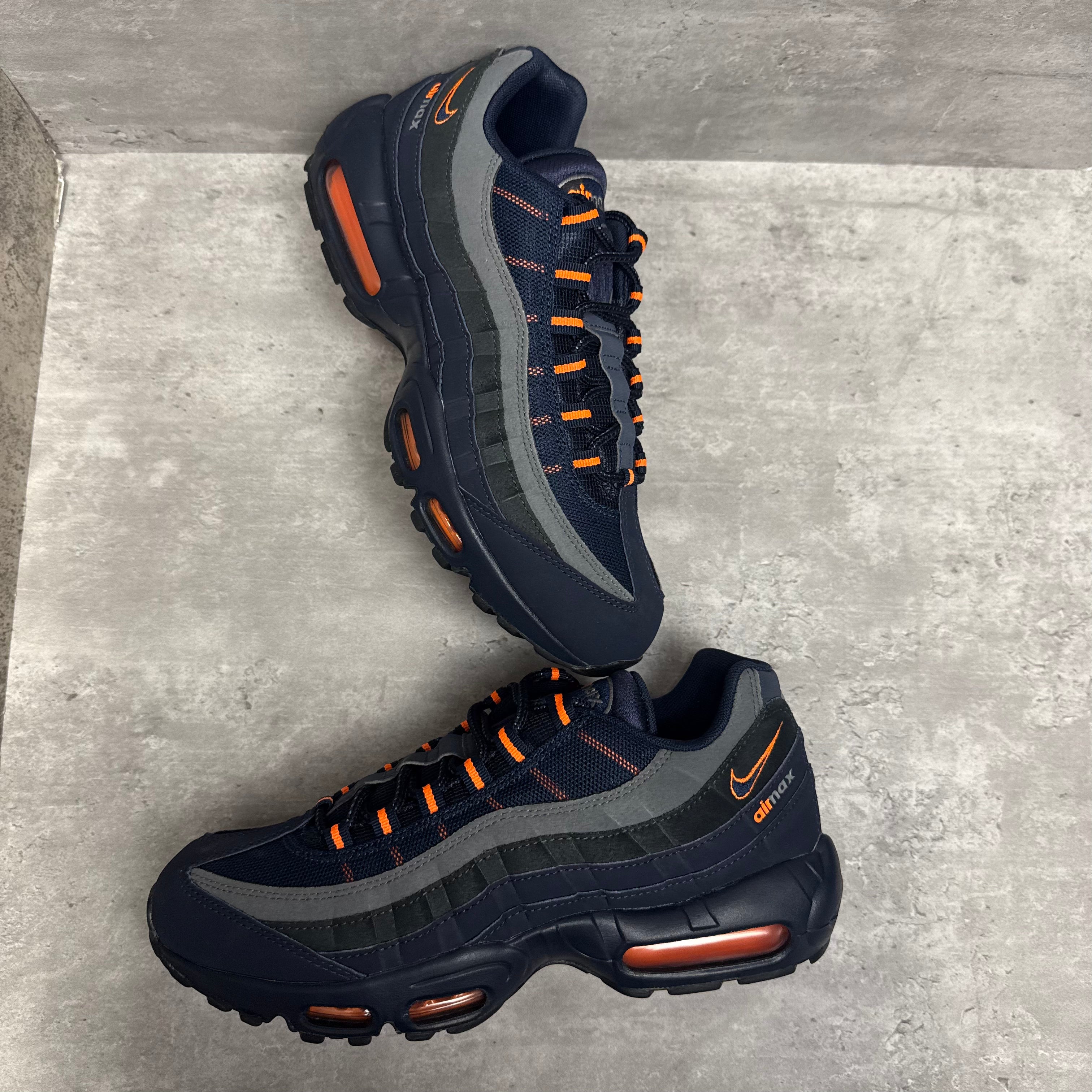 Nike Airmax 95 Retro Logo Navy - Cheshire Creps