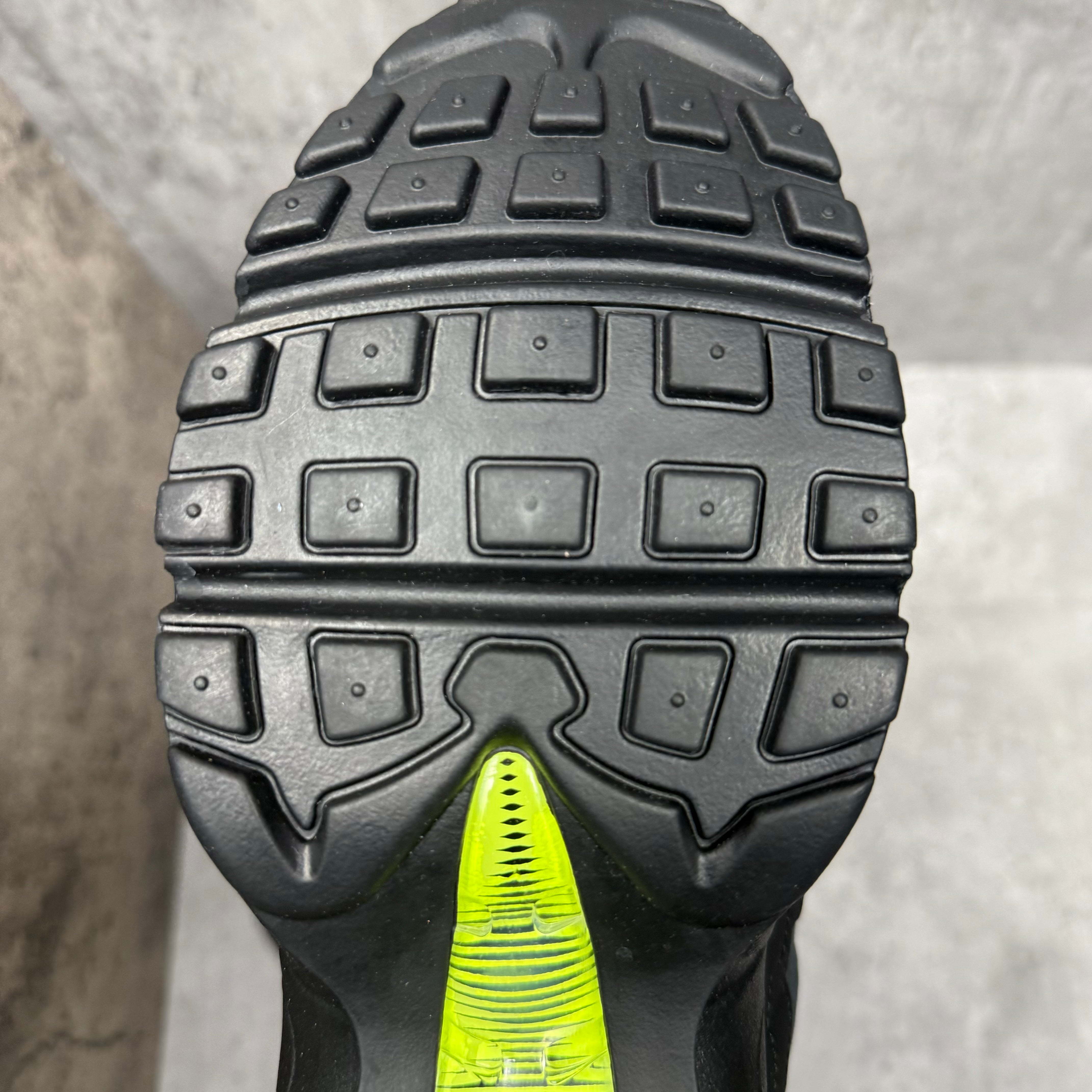 Nike Airmax 95 Retro Logo Volt - Cheshire Creps