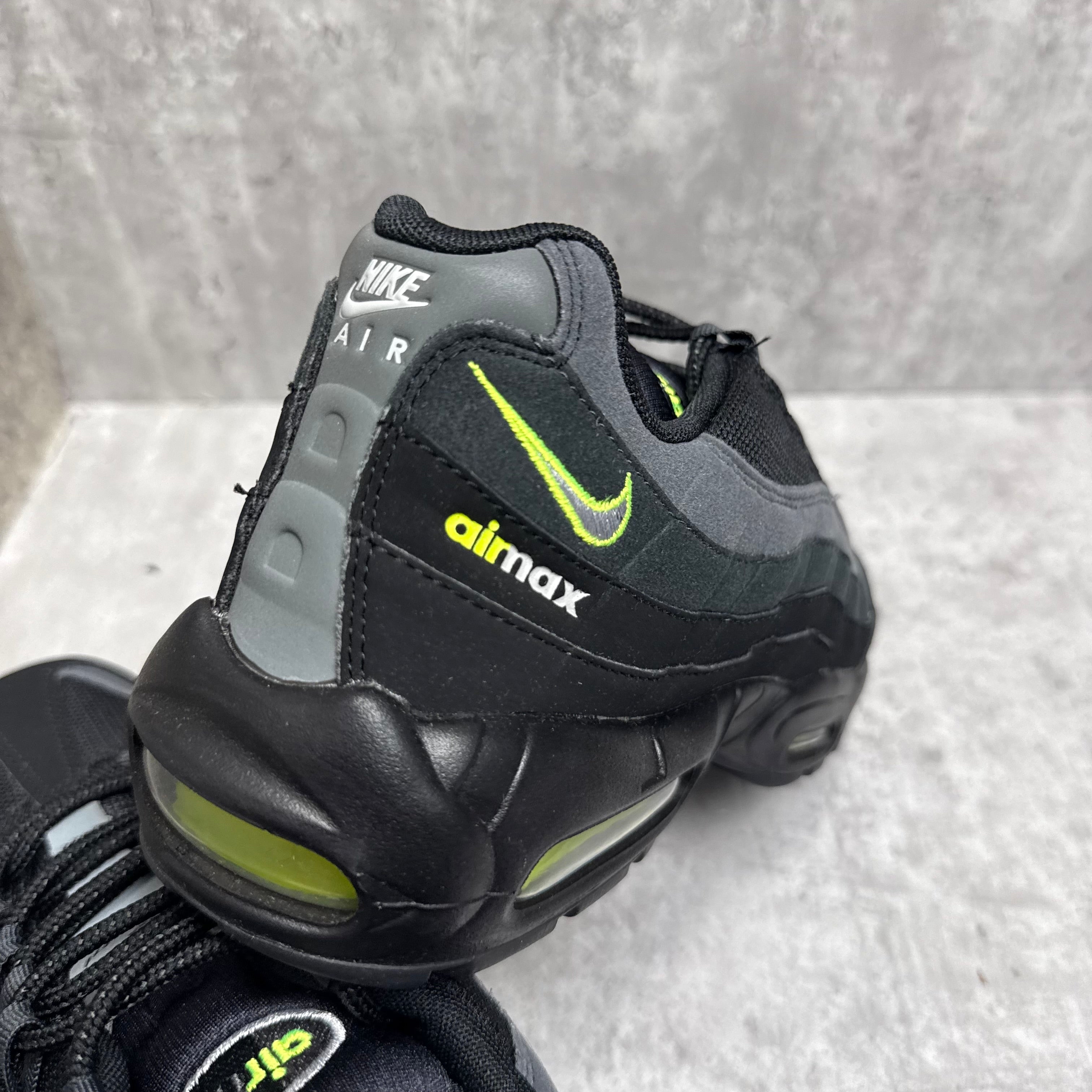 Nike Airmax 95 Retro Logo Volt - Cheshire Creps