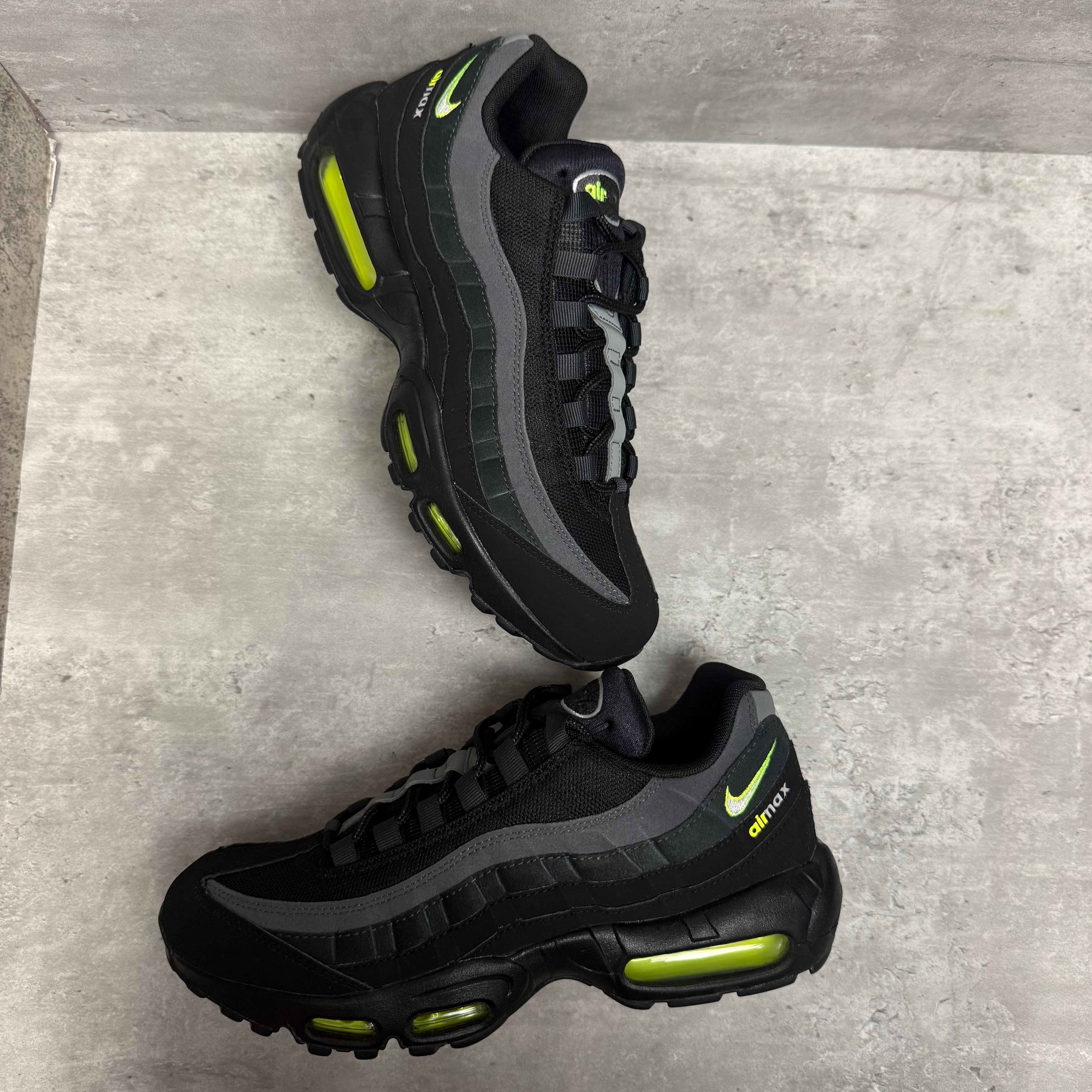 Nike Airmax 95 Retro Logo Volt - Cheshire Creps