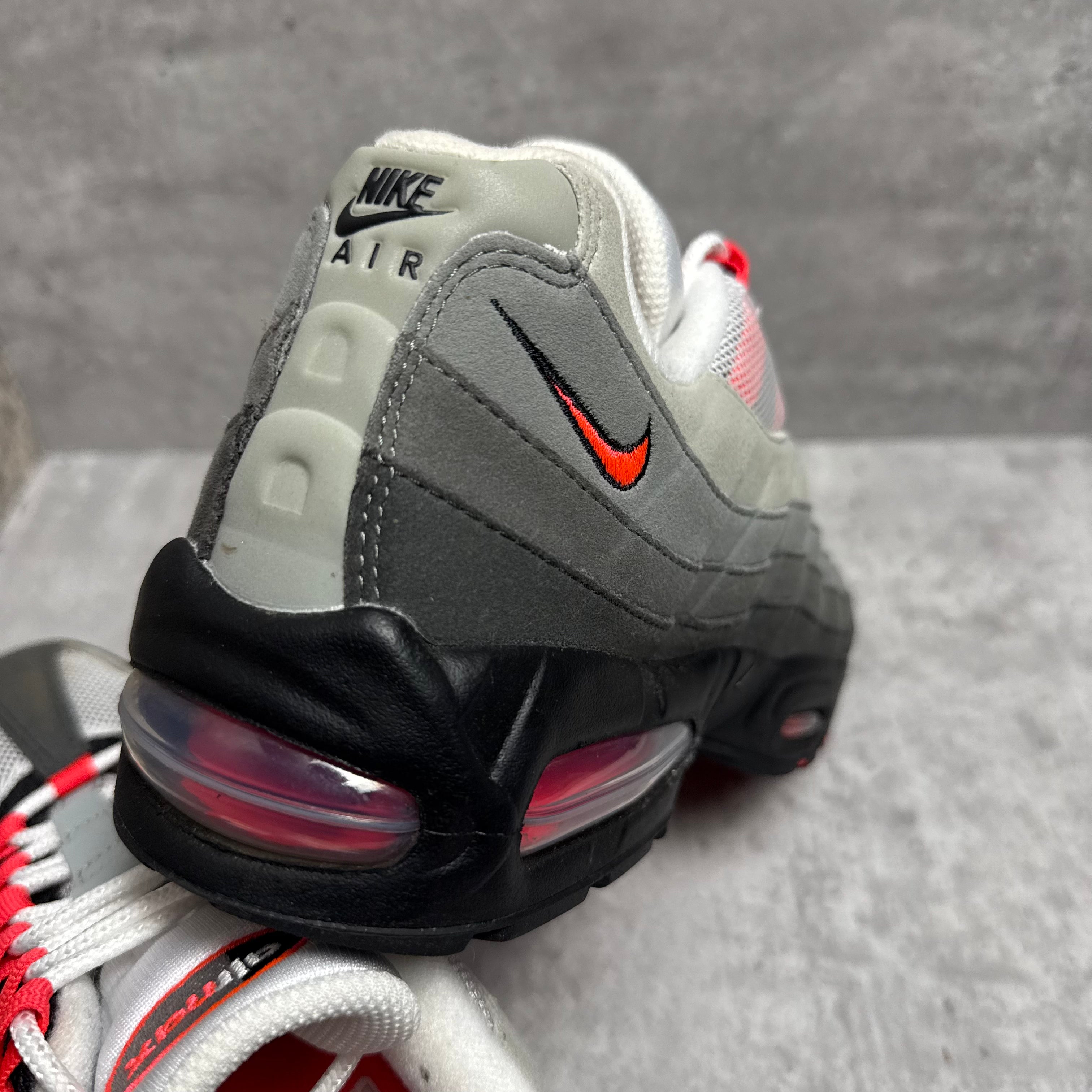 Nike Airmax 95 Solar Red - Cheshire Creps