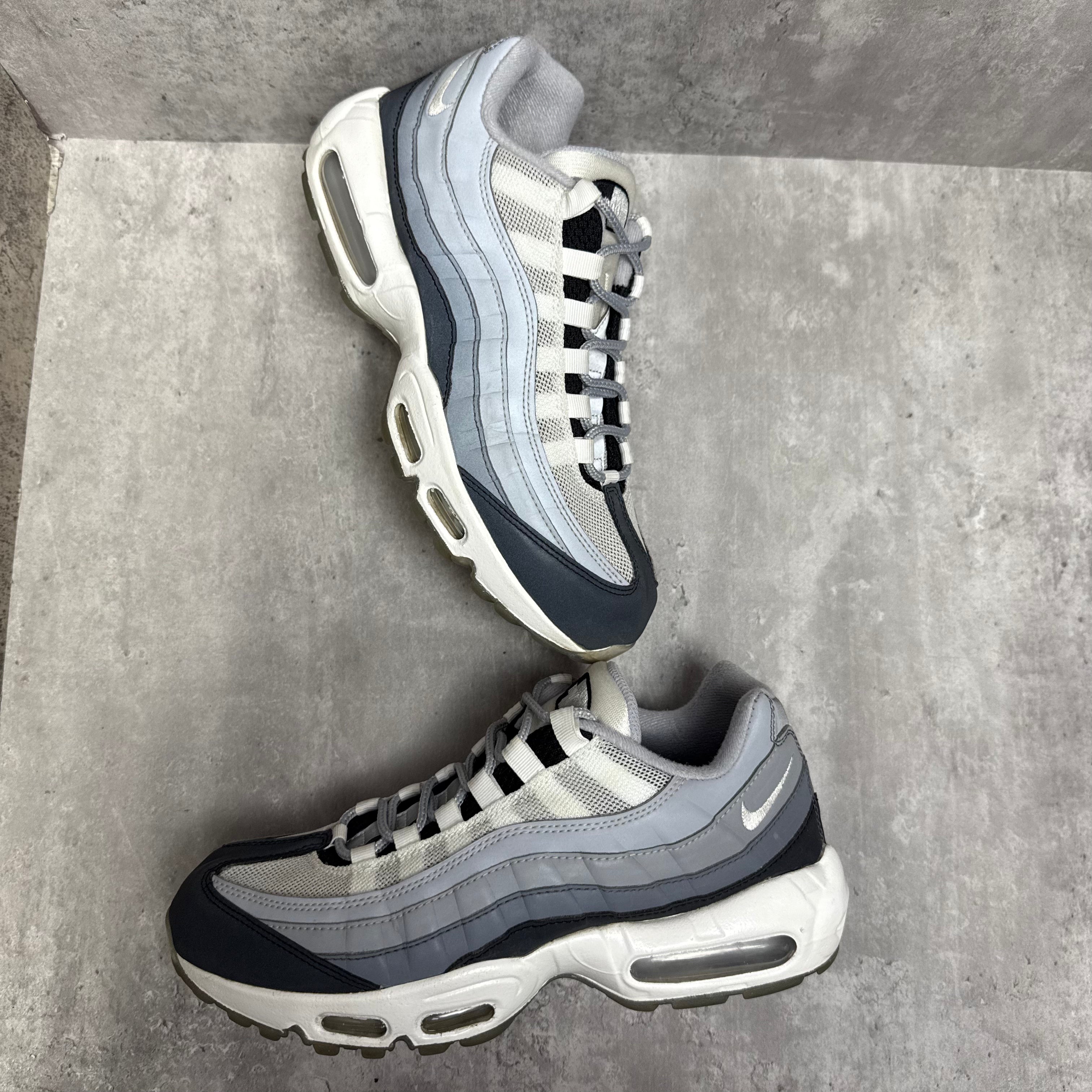 Nike Airmax ID Ice Grey Reflective - Cheshire Creps