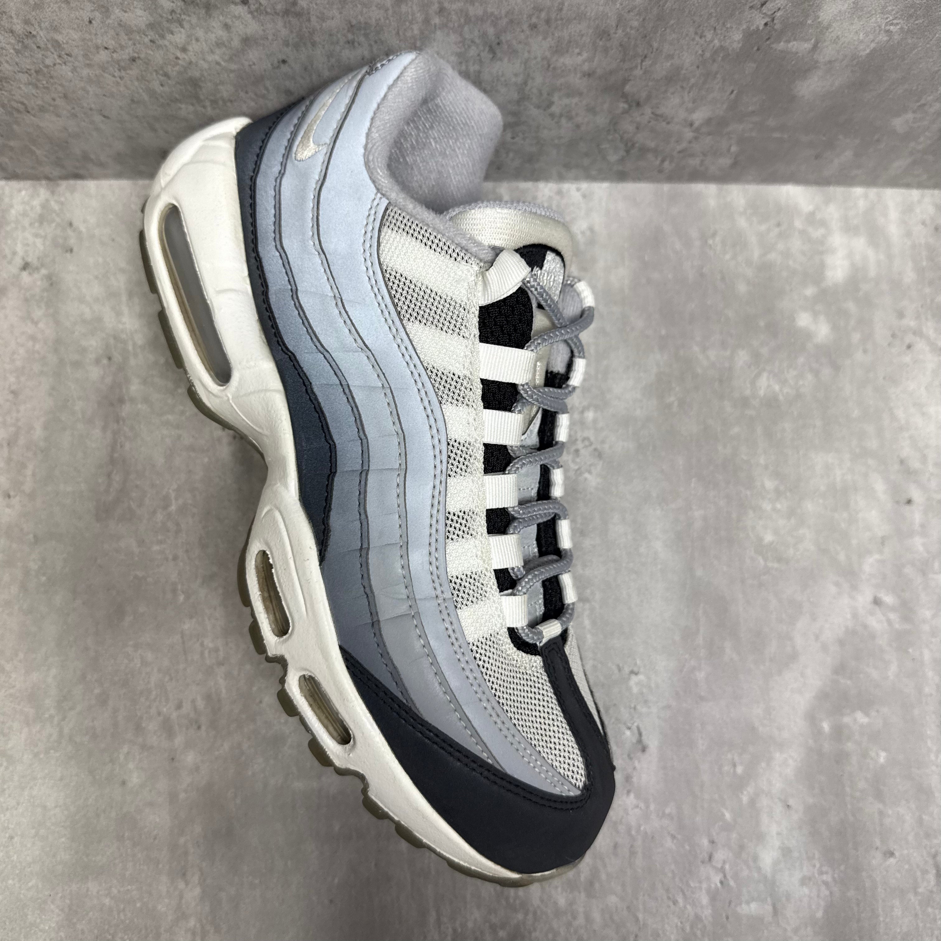 Nike Airmax ID Ice Grey Reflective - Cheshire Creps