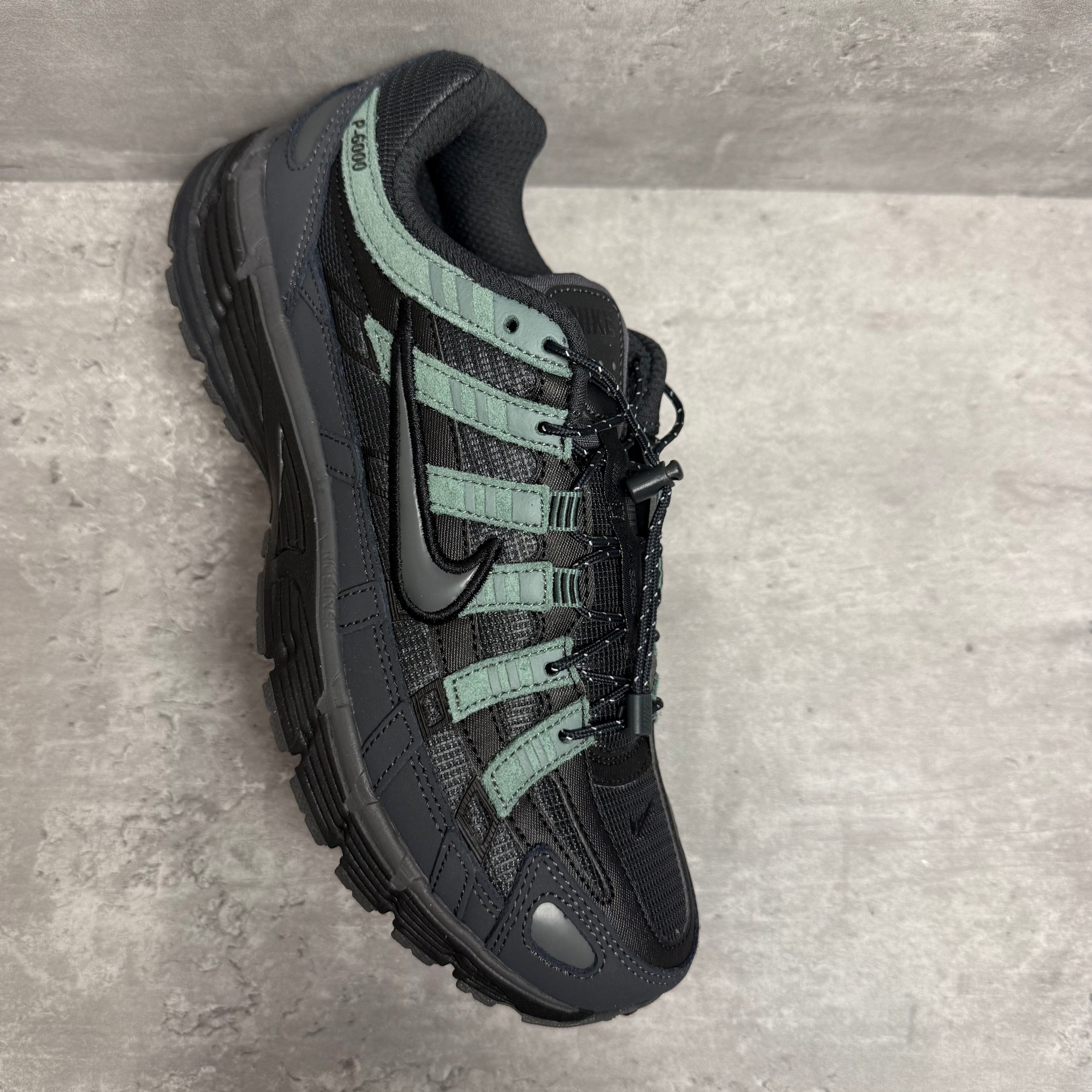 Nike P-6000 Utility Anthracite