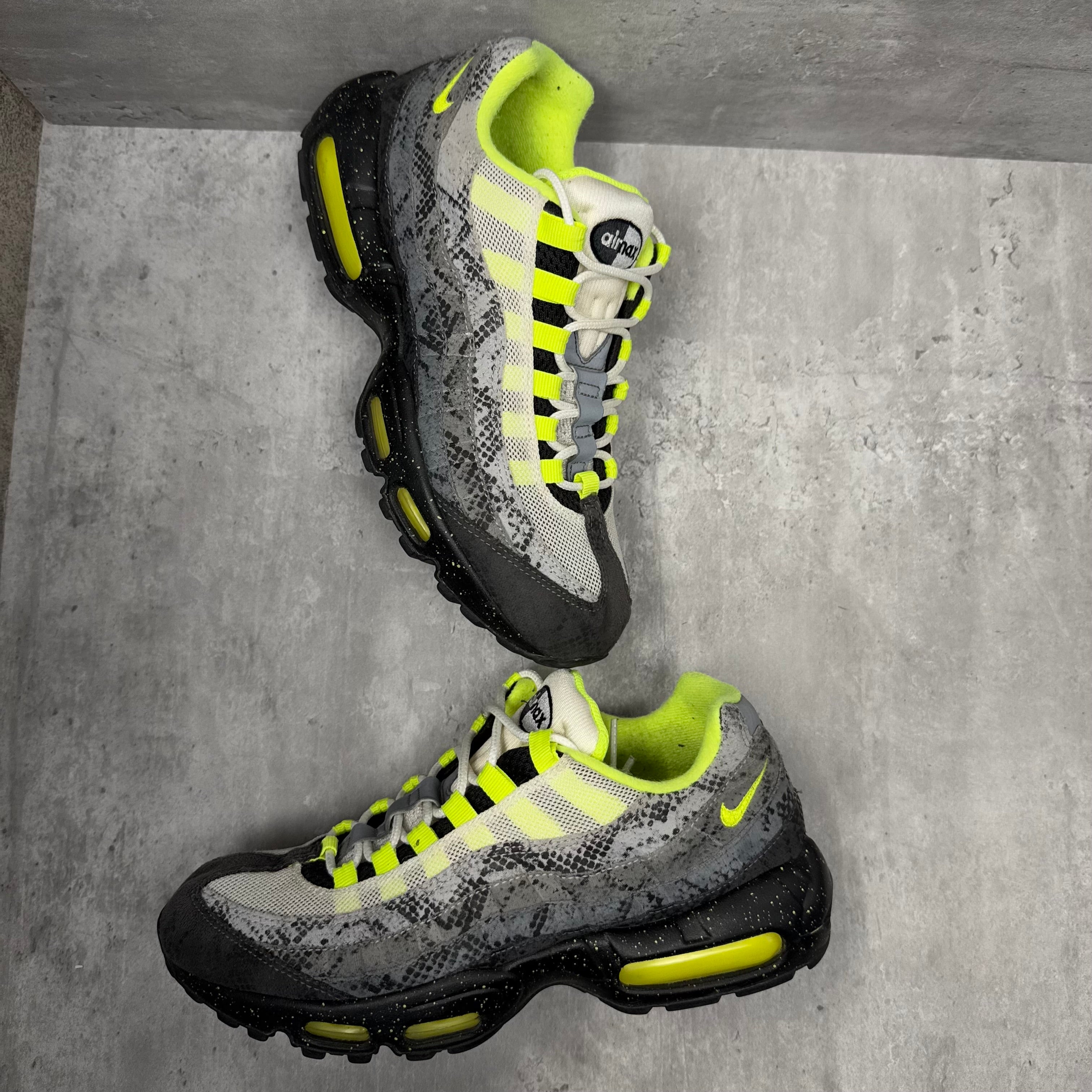 neon air max 95's