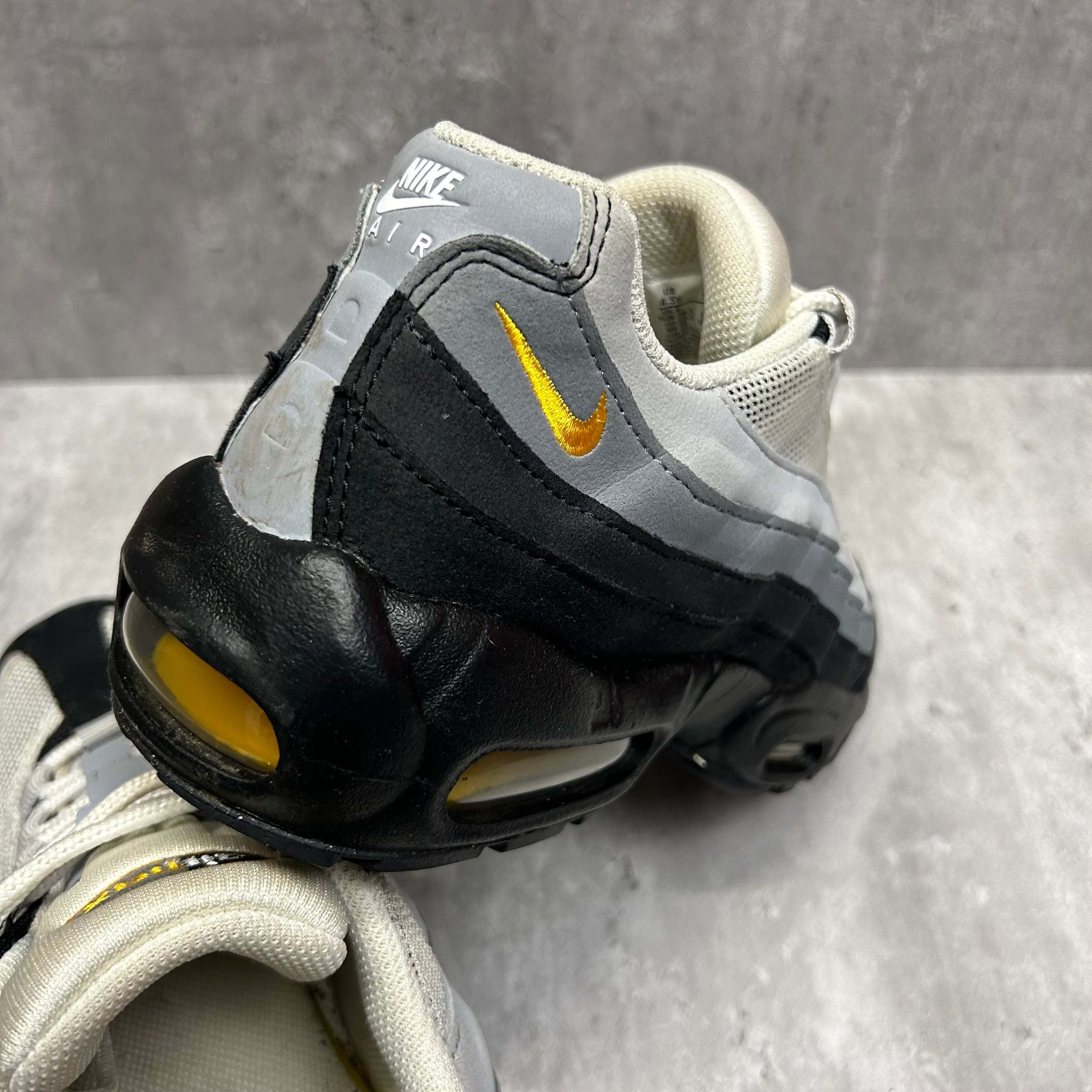 university gold air max 95