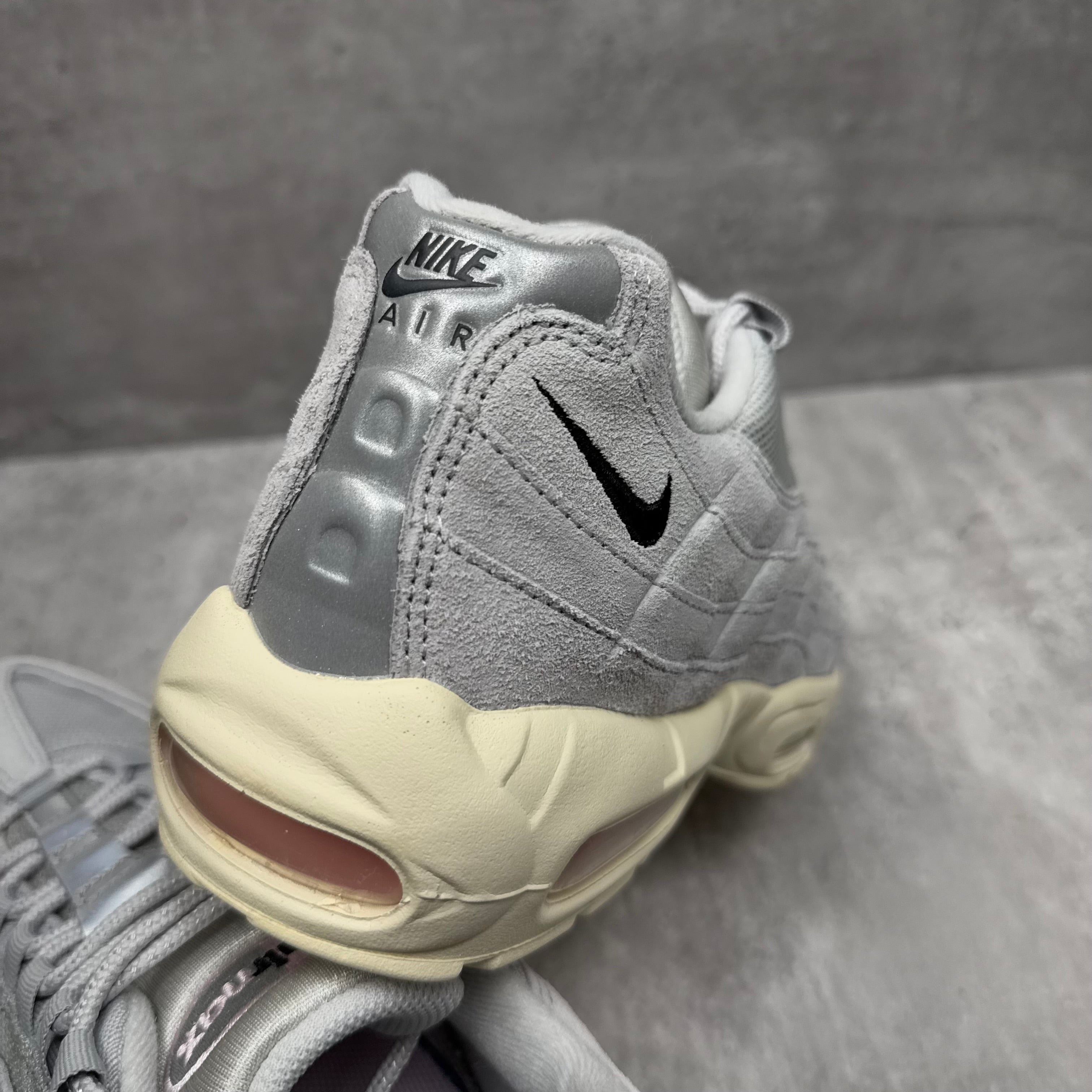 Nike Airmax 95 Grey Fog Pink Foam Shop the Latest Air Max 95