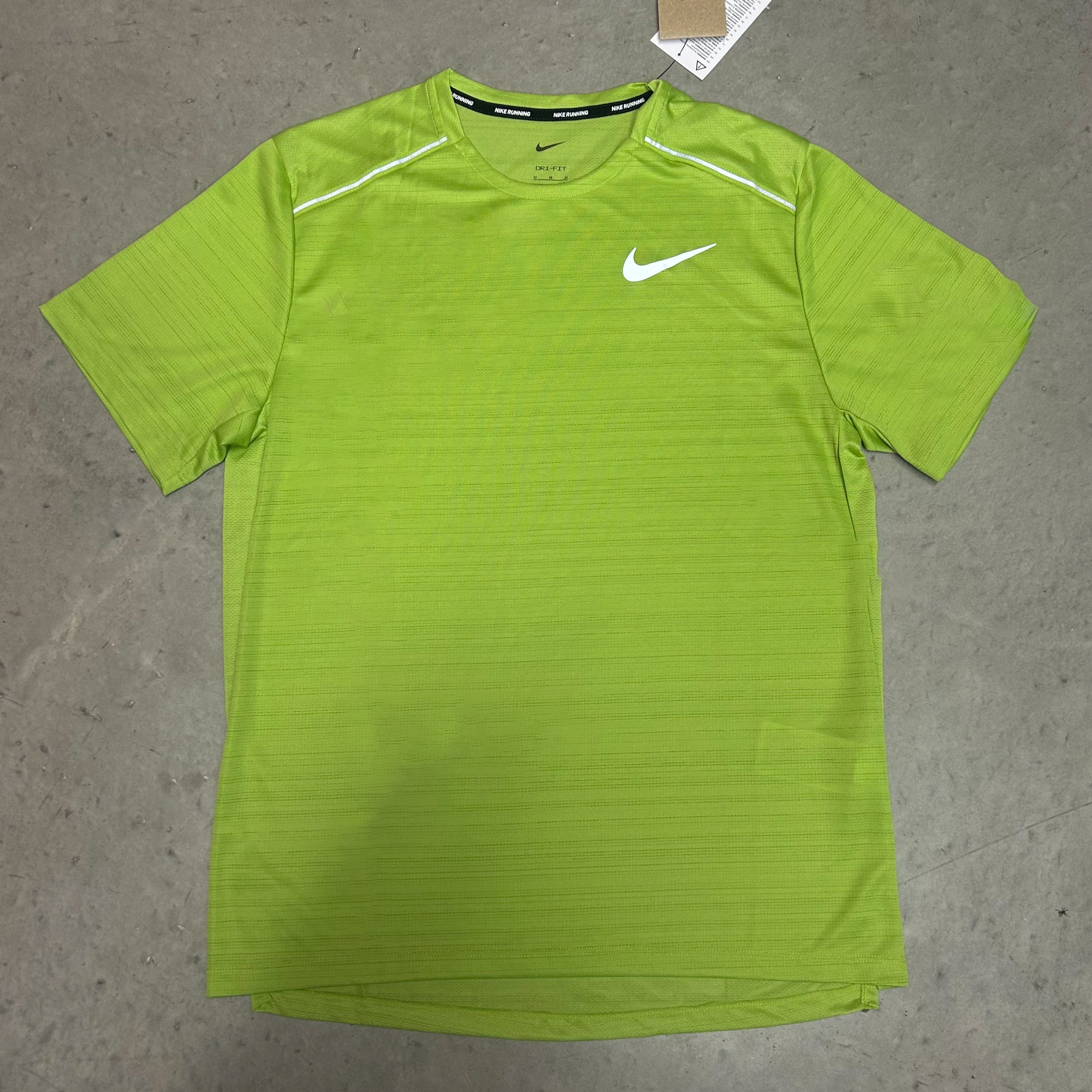 Emerald green nike shirt online