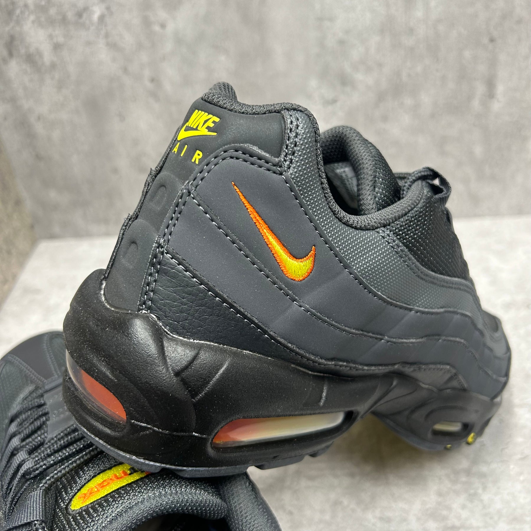 Airmax 95 black shop friday