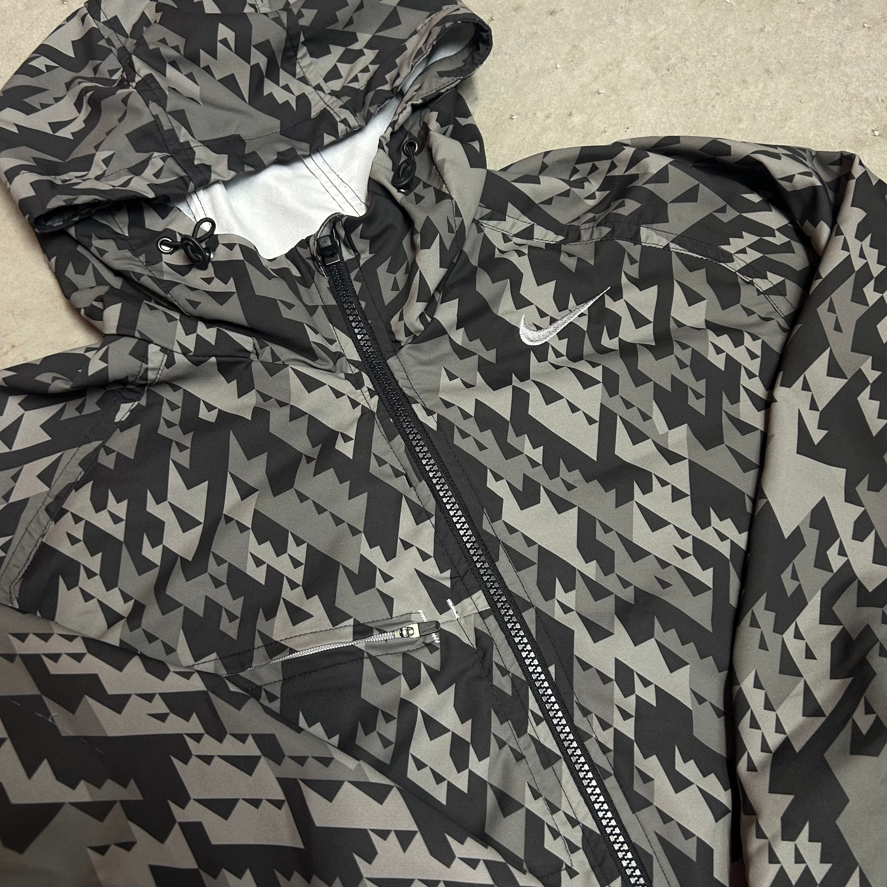 Nike Pyramid Windbreaker