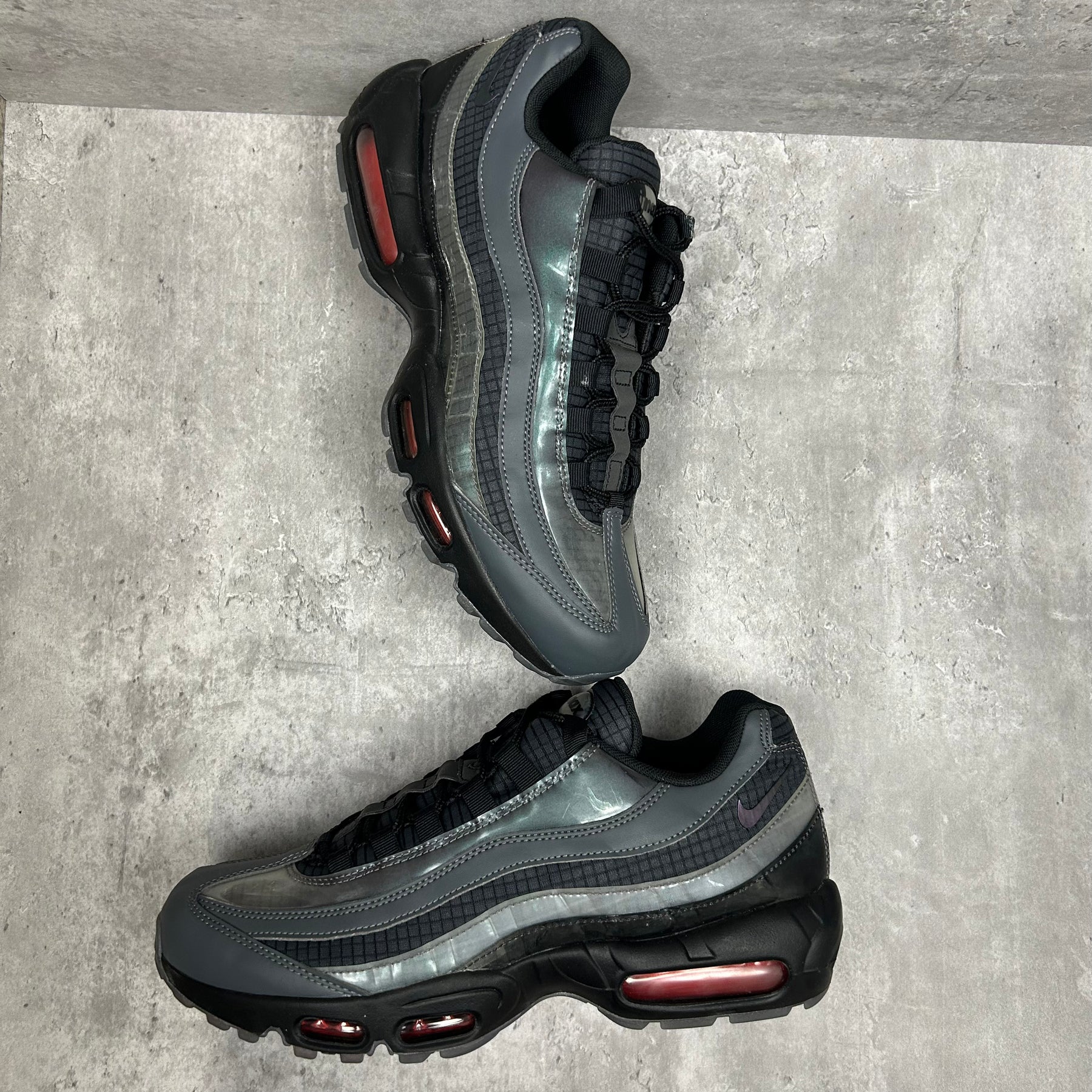Air max 95 black 2025 ember glow