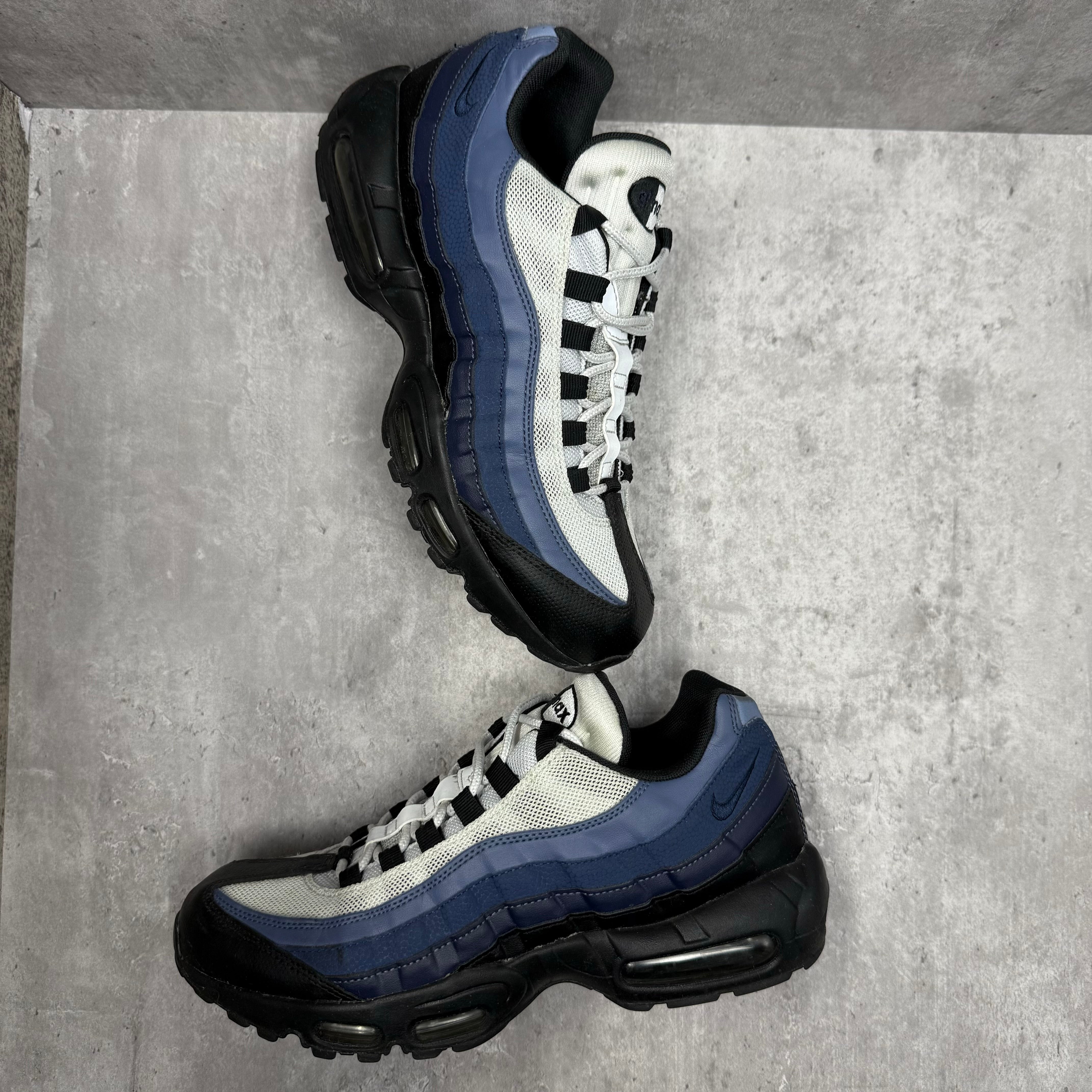 Nike air max 95 essential black obsidian navy blue best sale