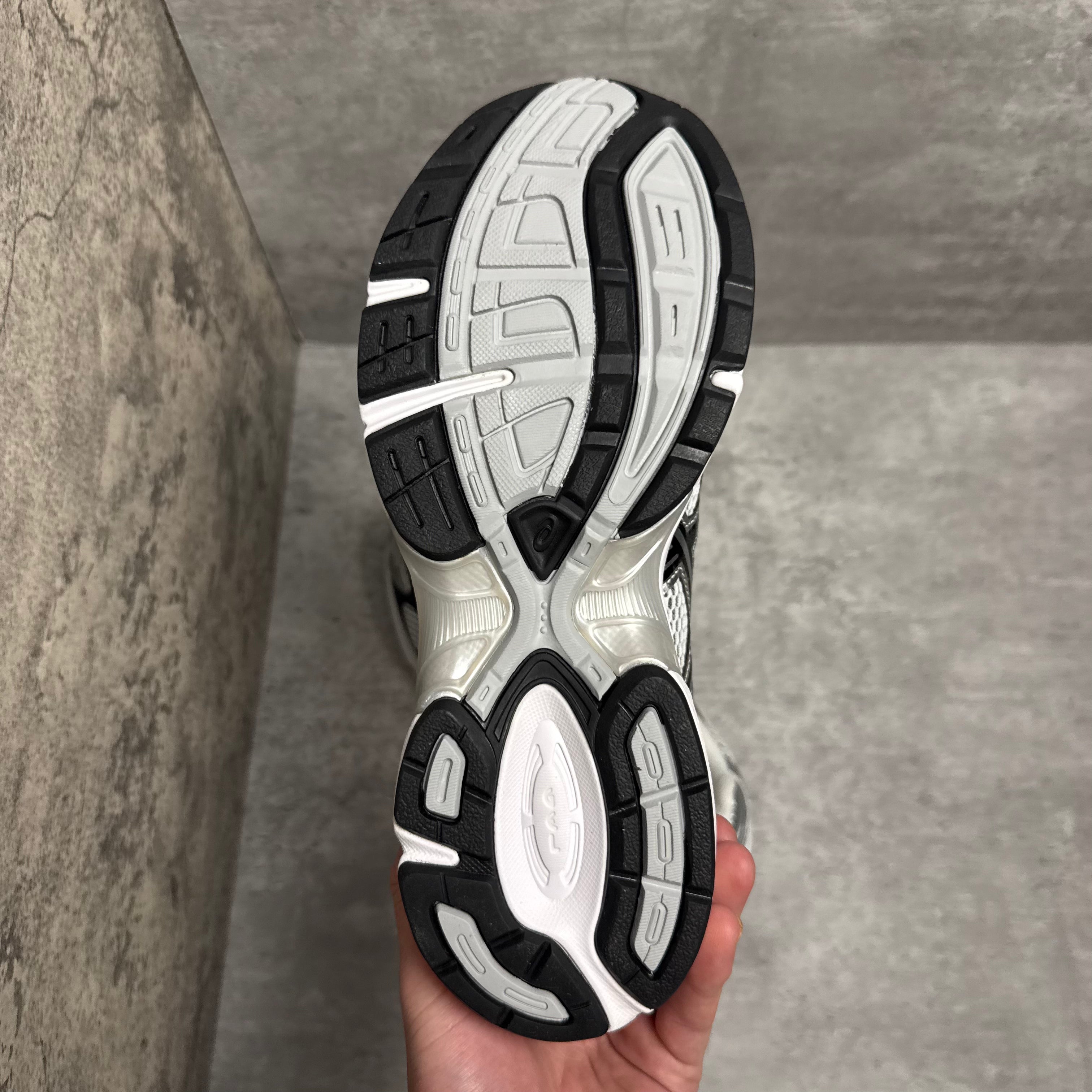 ASICS Gel-1130 White / Black - Cheshire Creps