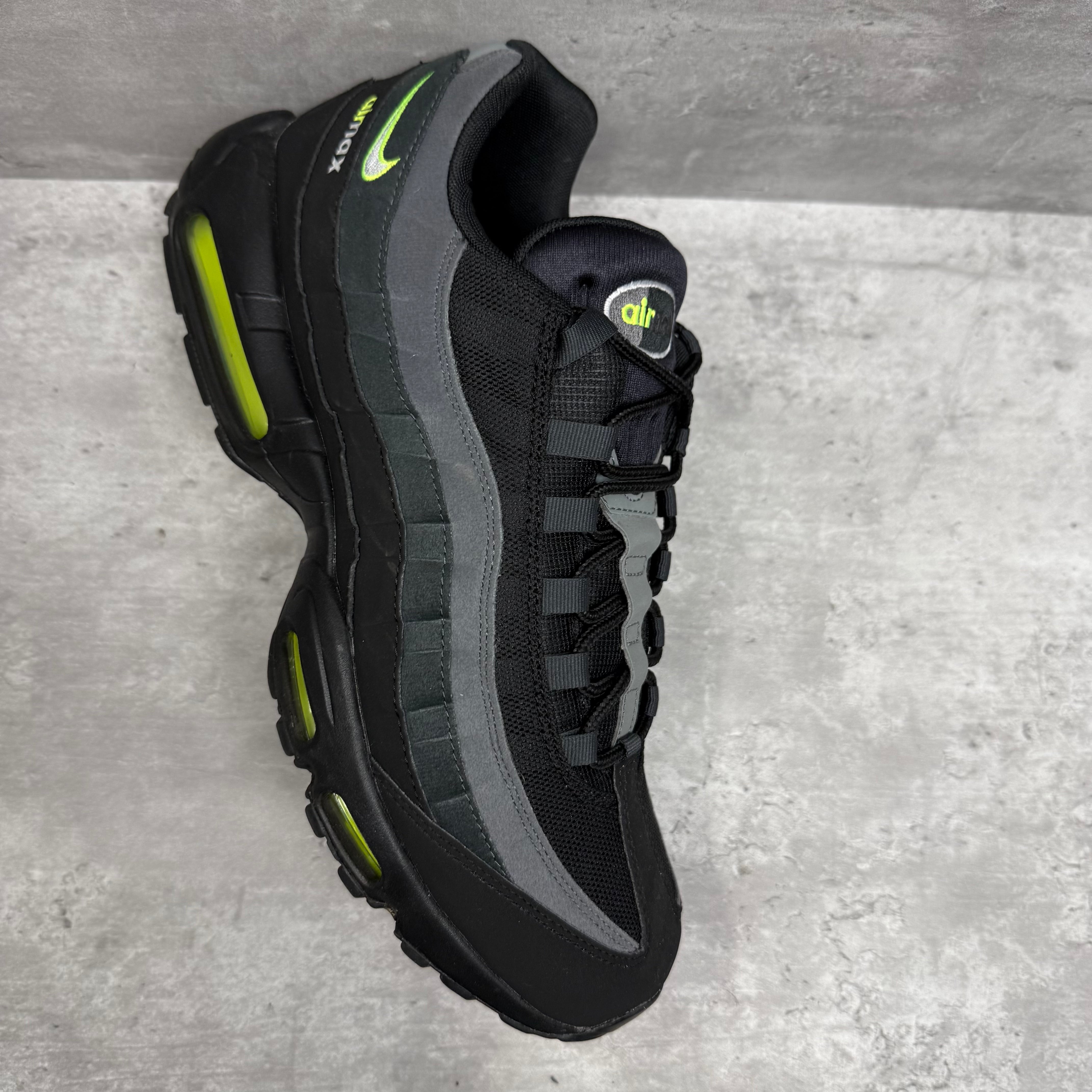 Nike Airmax 95 Retro Logo