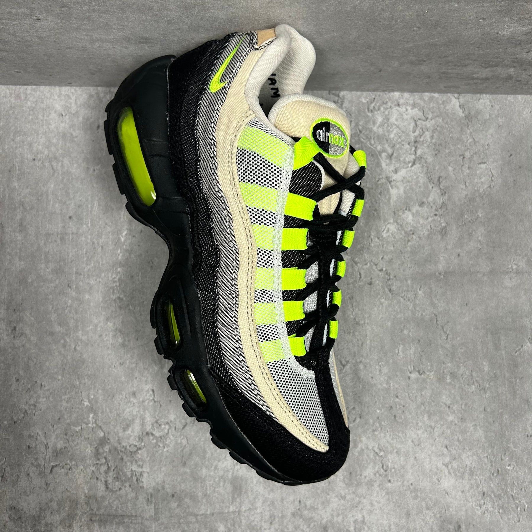 Nike sales am 95