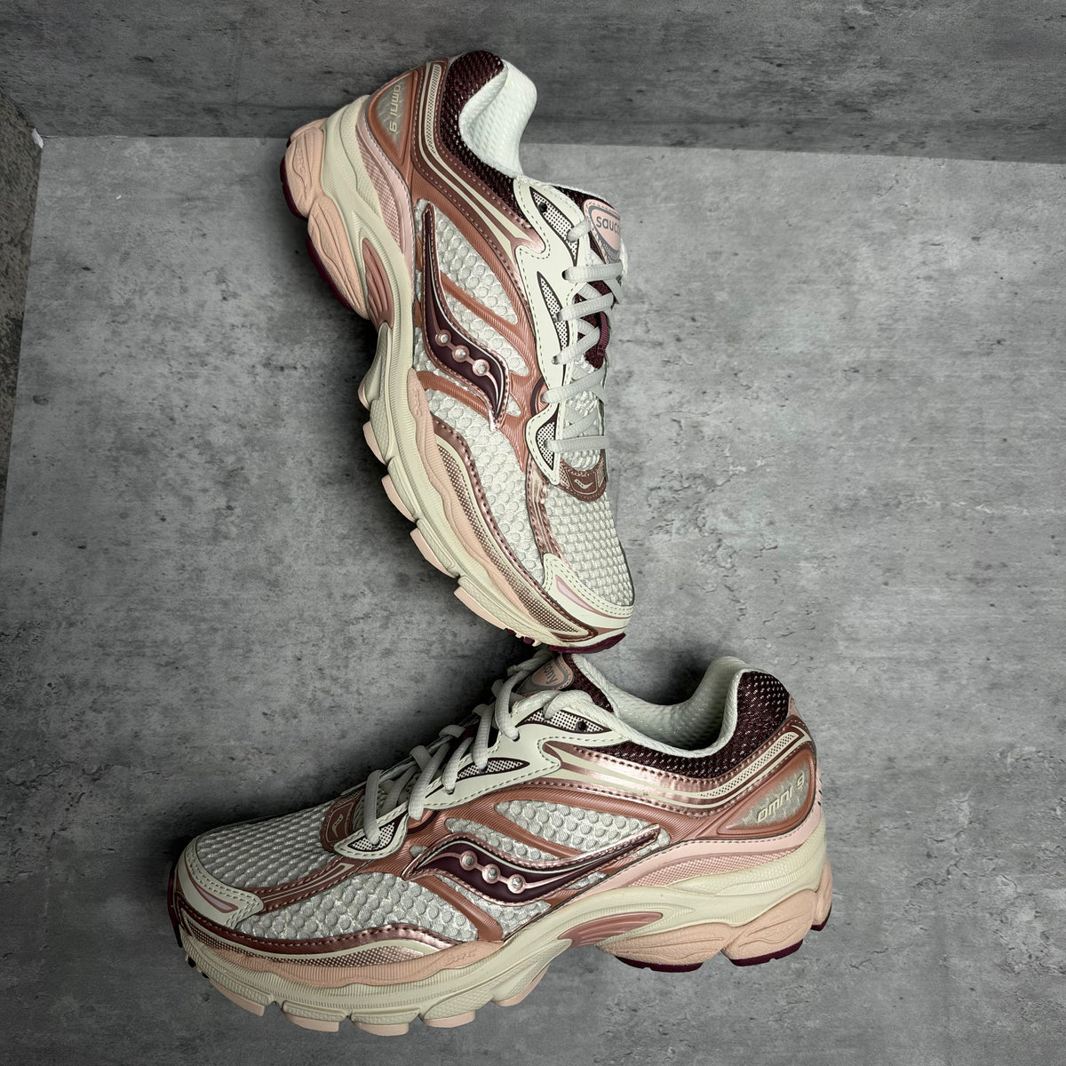 Saucony Pro Grid Omni 9 Ivory Peony