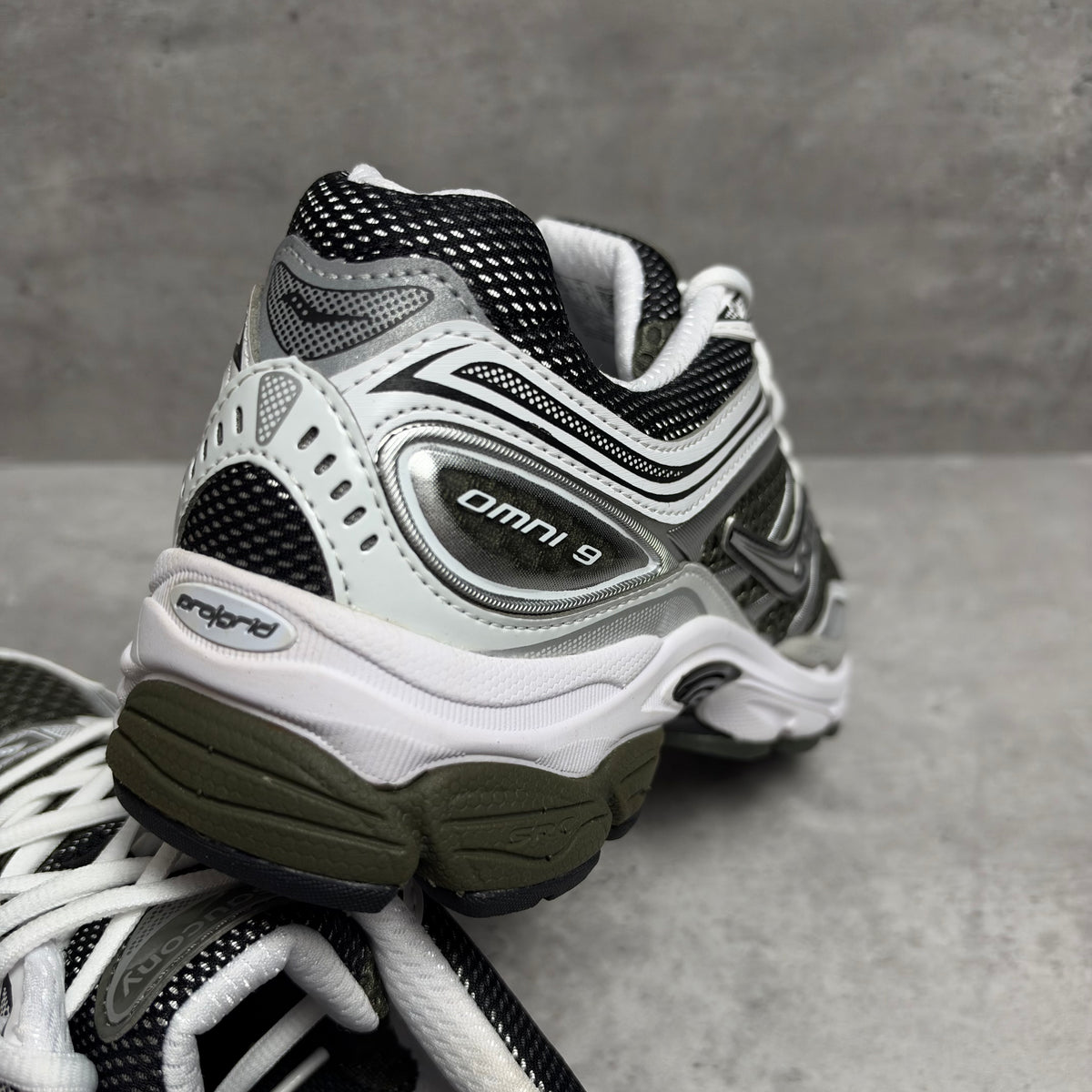 Saucony Progrid Omni 9  'Fatigue'
