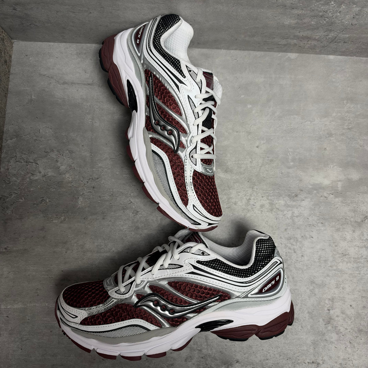 Saucony Progrid Omni 9 'Maroon / White'