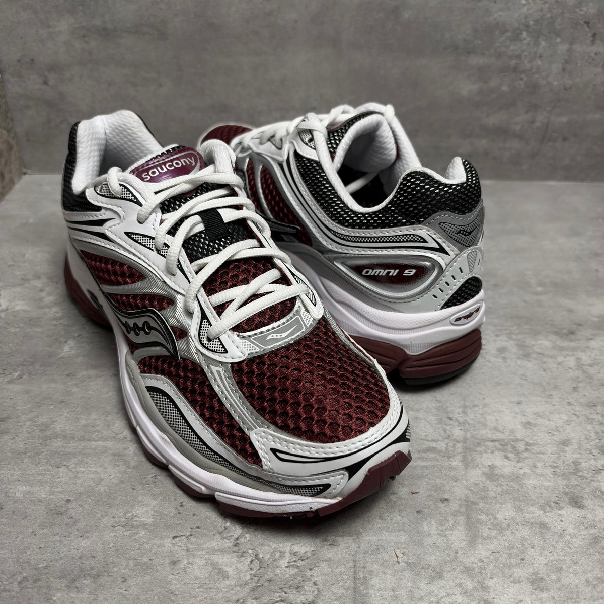 Saucony Progrid Omni 9 'Maroon / White'