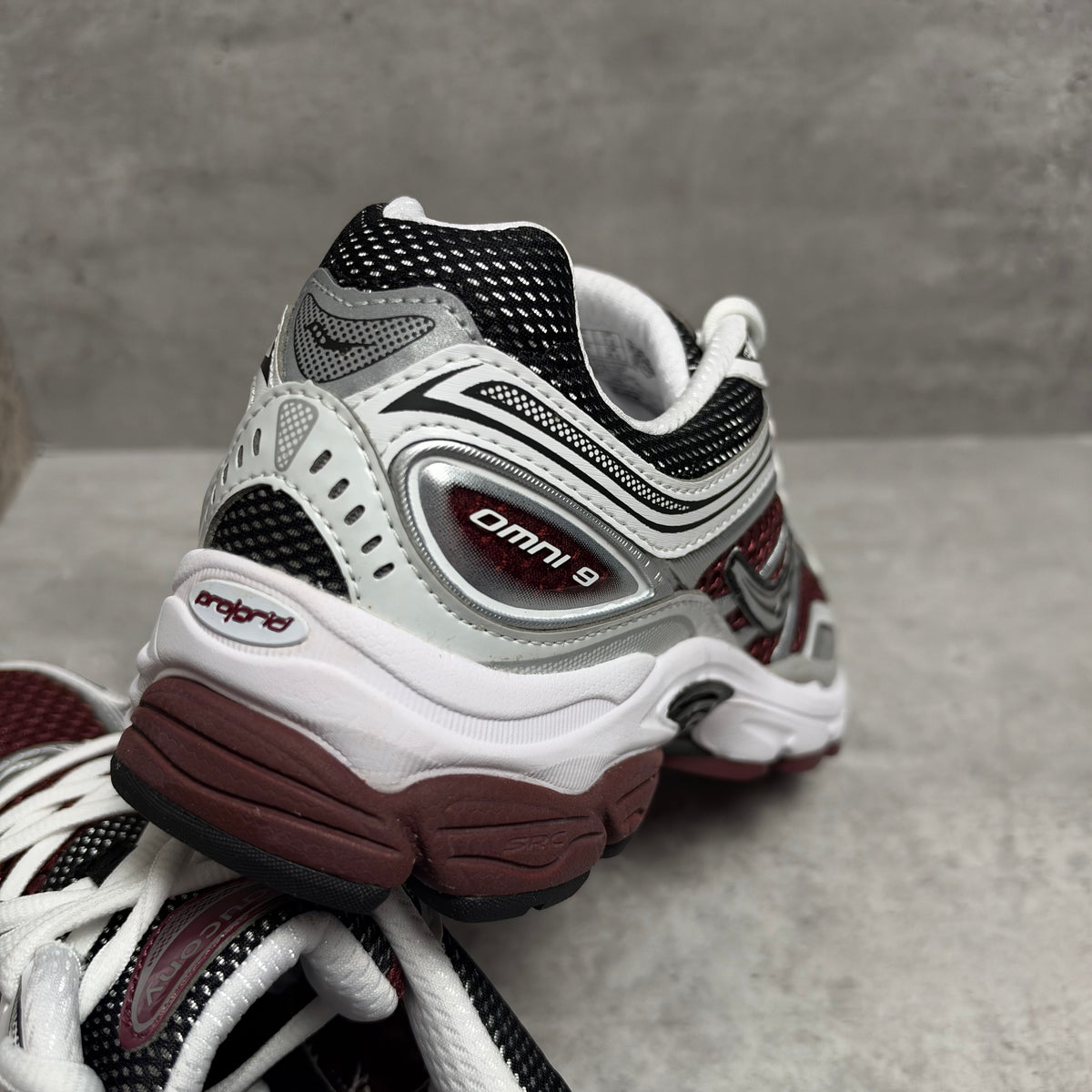 Saucony Progrid Omni 9 'Maroon / White'
