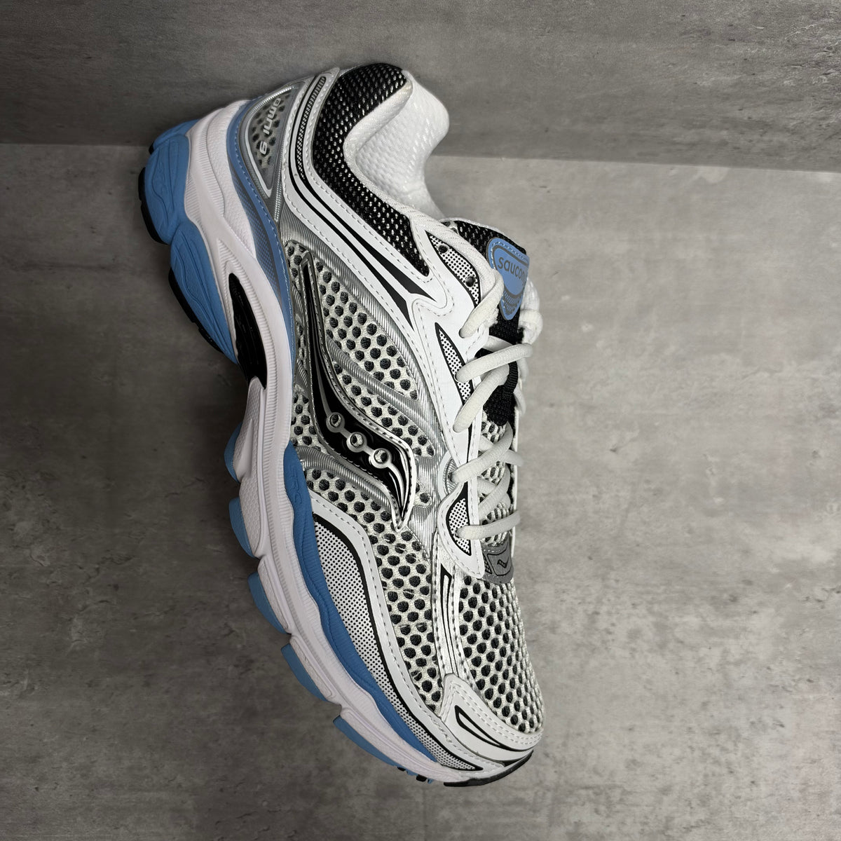 Saucony ProGrid Omni 9 'Blissful White'