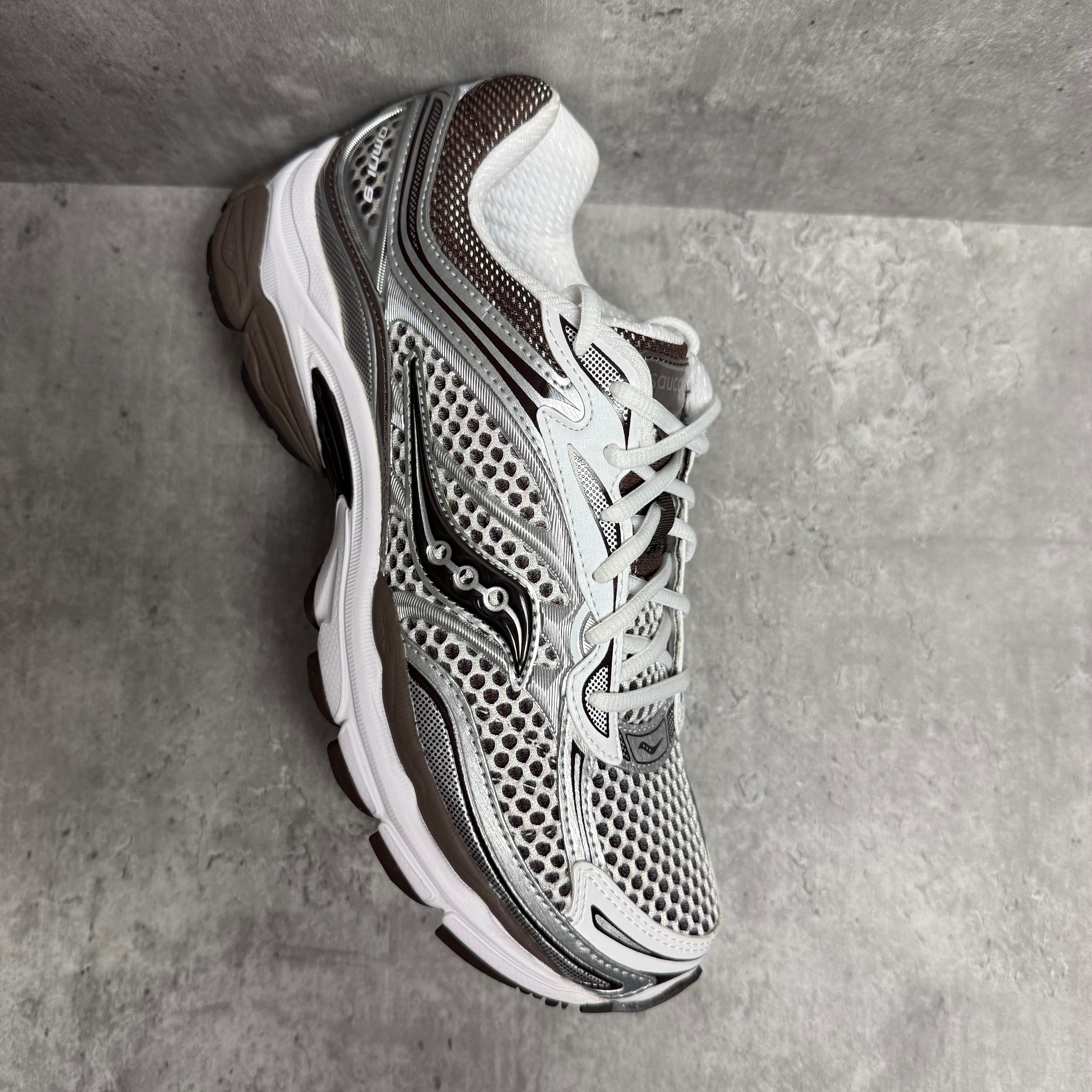 Saucony Pro Grid Omni 9 White Brown