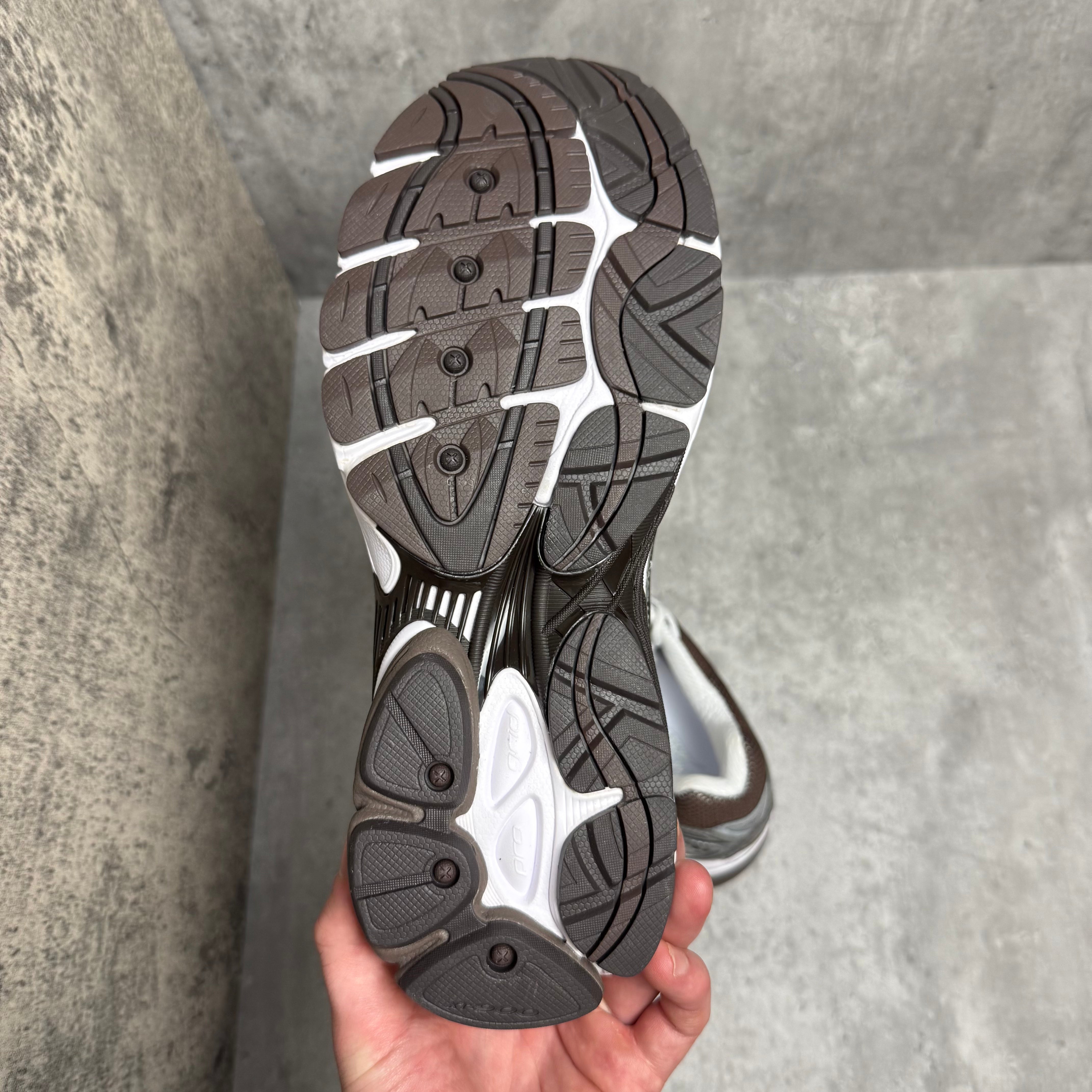 Saucony Pro Grid Omni 9 White Brown