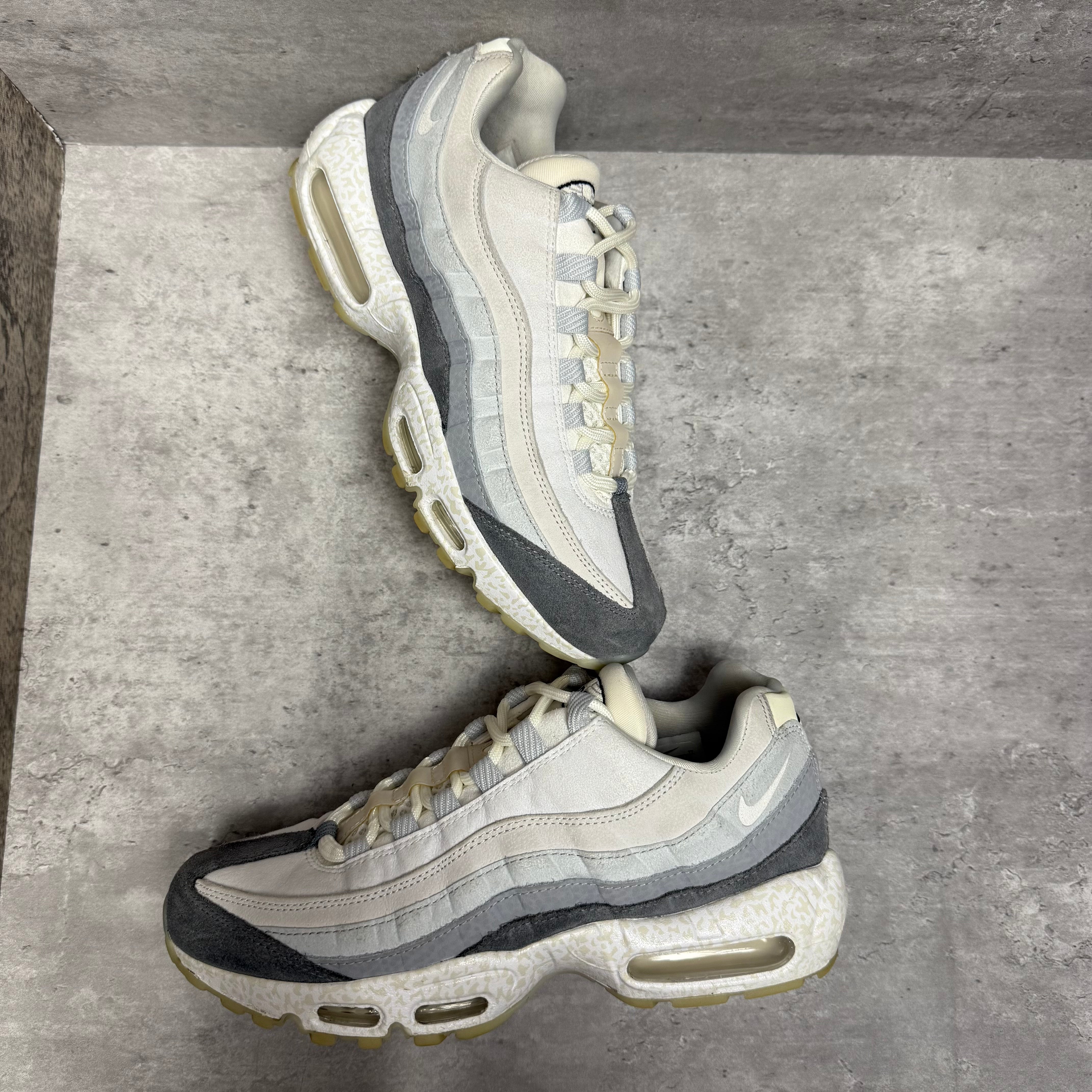 Nike Airmax 95 Anatomy Bone
