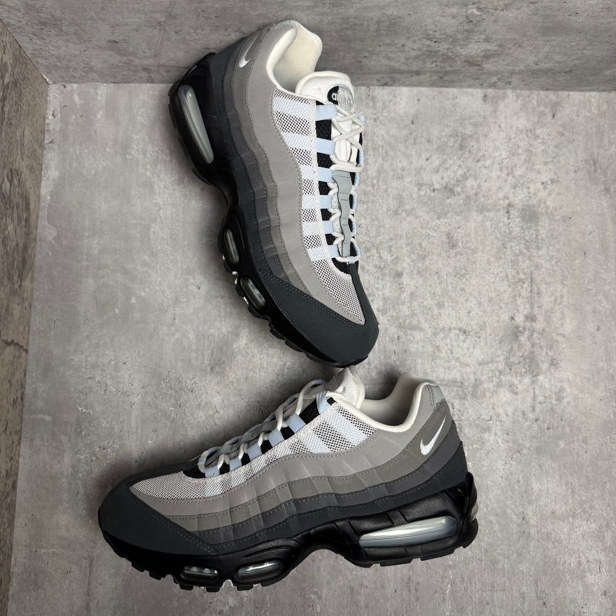 Nike Air Max 95 'Blue Tint' - Cheshire Creps