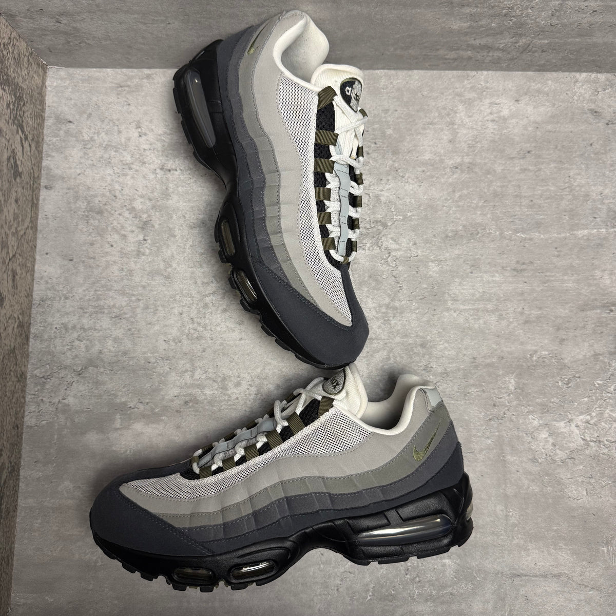 Nike Air Max 95 'Medium Olive' - Cheshire Creps