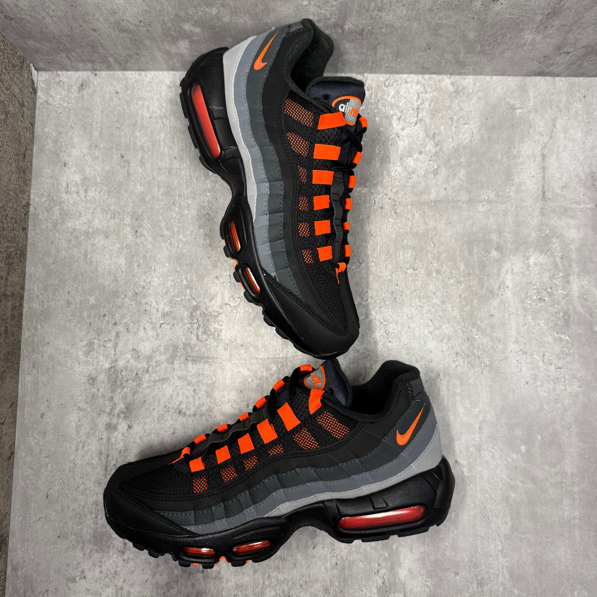 Nike Air Max 95 'Reverse Crimson' - Cheshire Creps