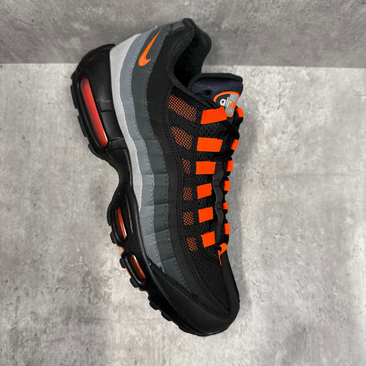 Nike Air Max 95 'Reverse Crimson' - Cheshire Creps