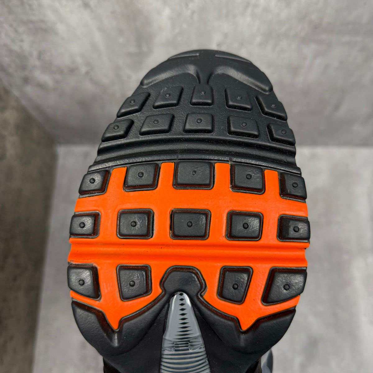 Nike Air Max 95 'Reverse Crimson' - Cheshire Creps