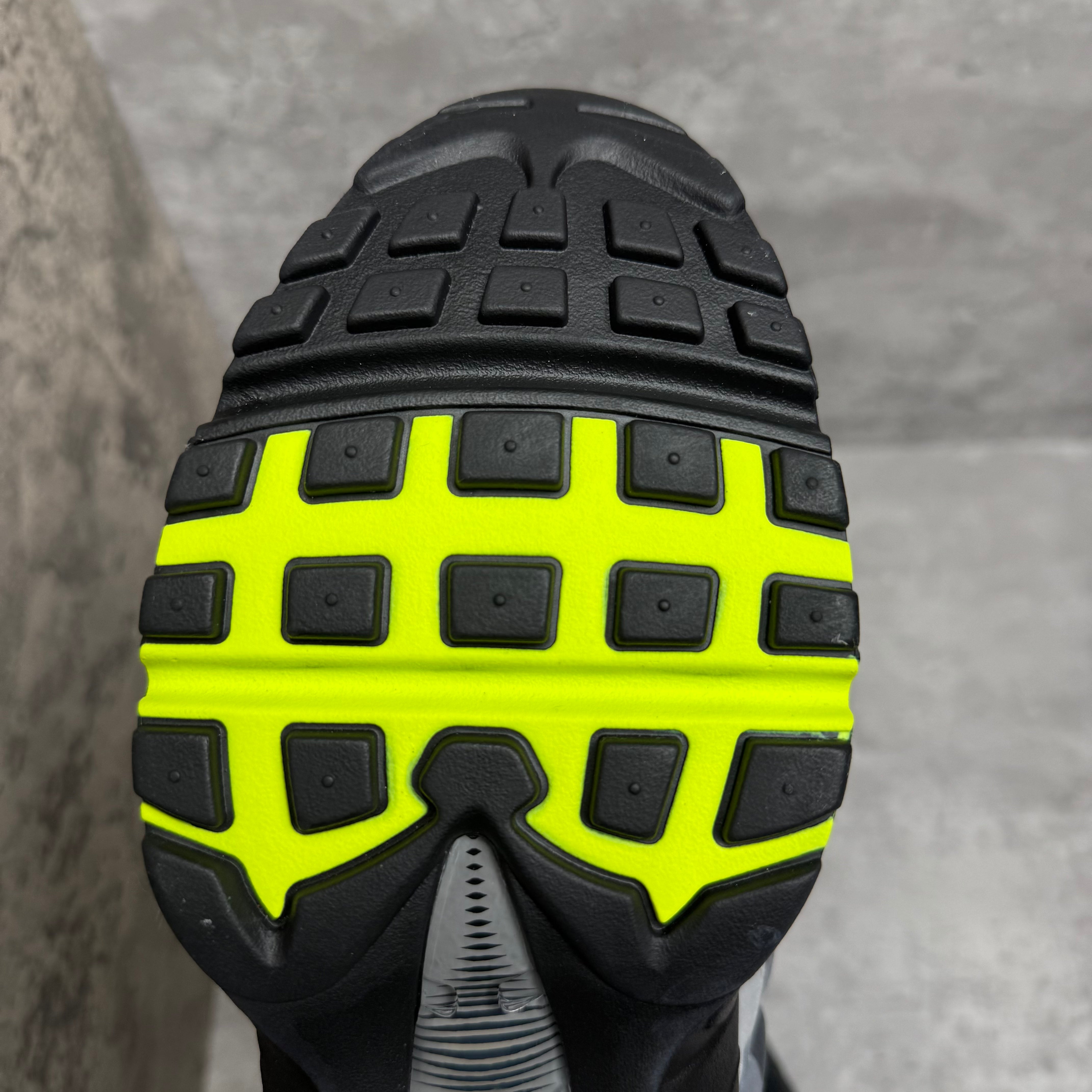 Nike Air Max 95 Reverse Neon - Cheshire Creps 
