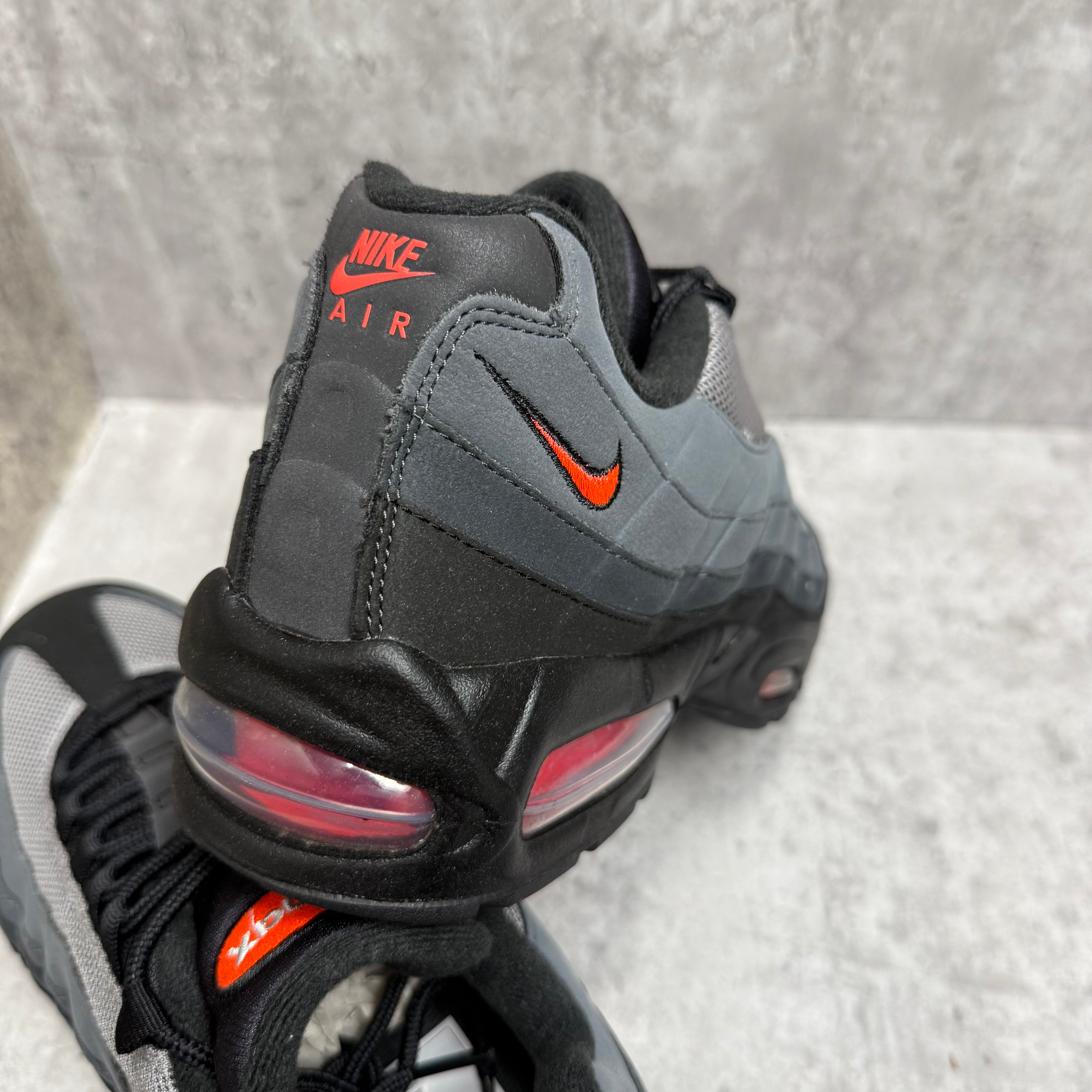 Nike Airmax 95 Bright Crimson - Cheshire Creps 