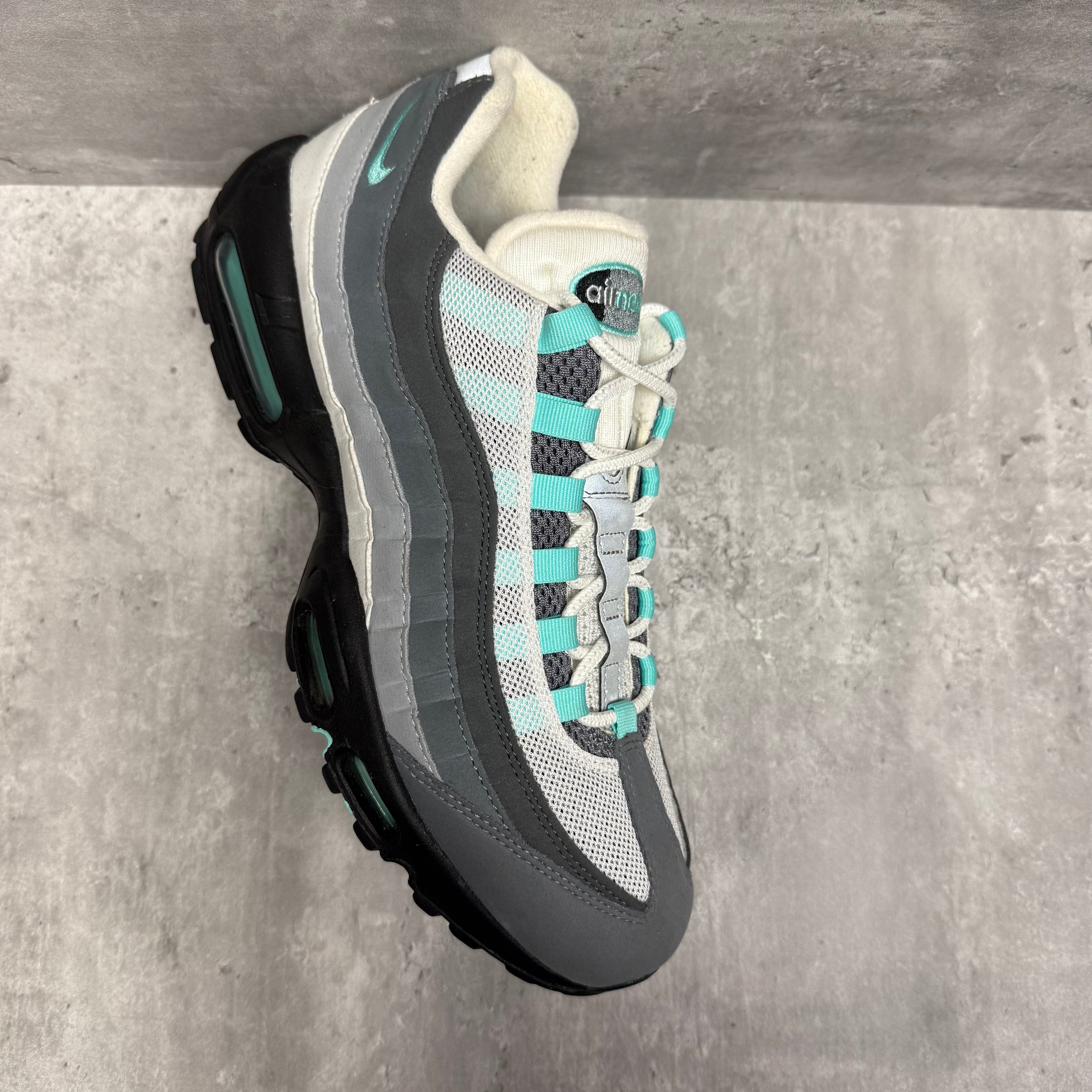 Nike Airmax 95 Hyper Turquoise - Cheshire Creps 