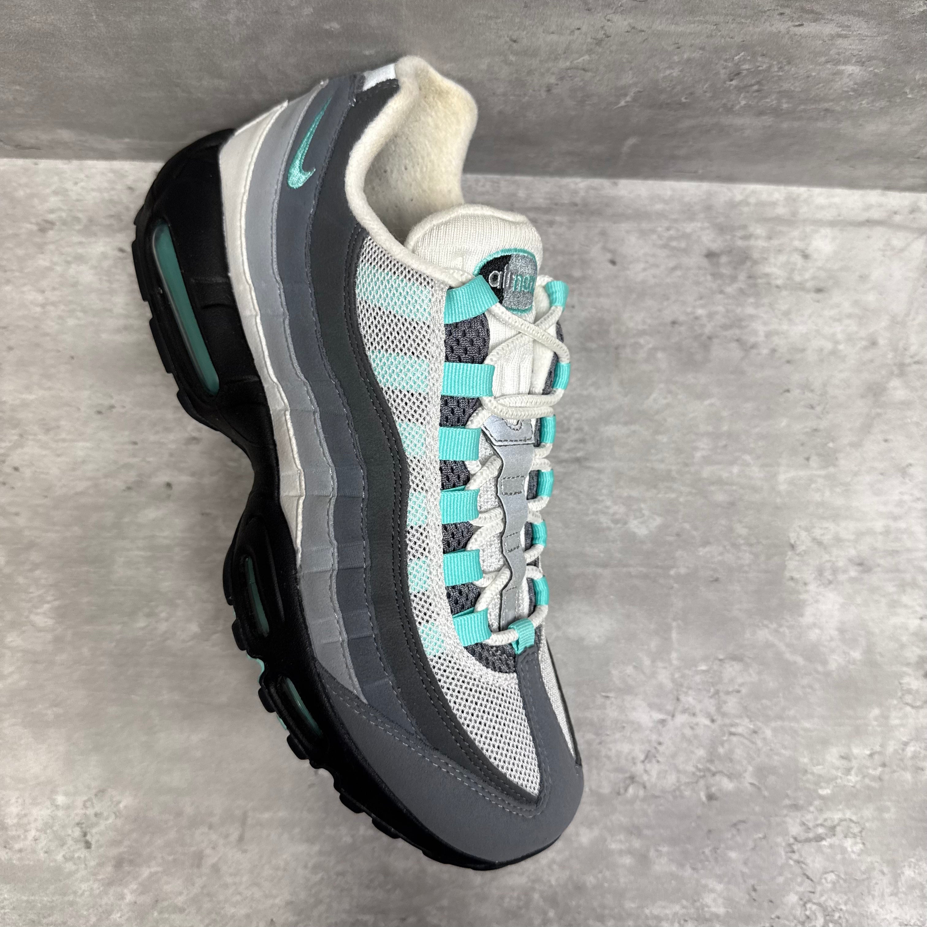 Nike Airmax 95 Hyper Turquoise - Cheshire Creps 