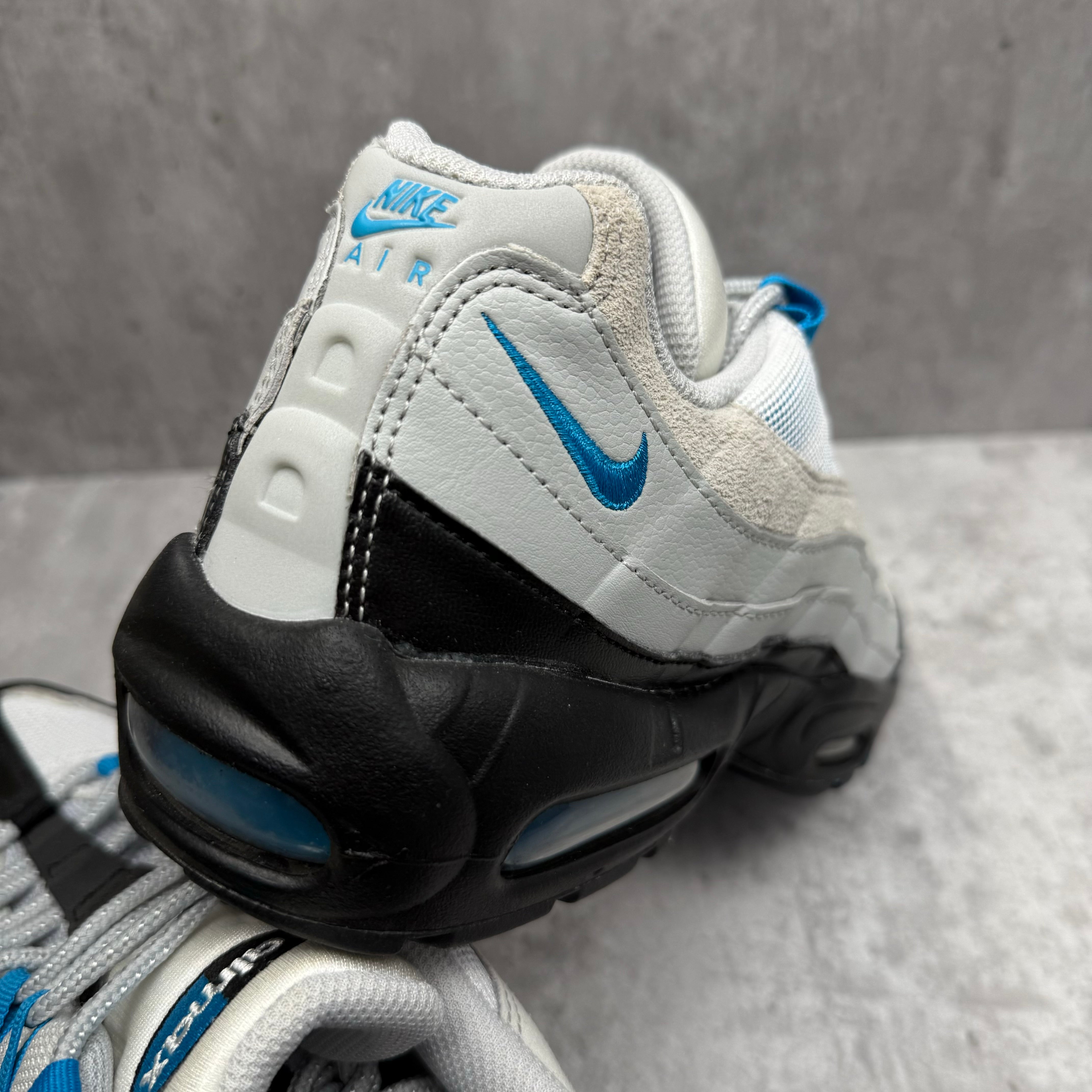 Nike Airmax 95 Laser Blue | Cheshire Creps