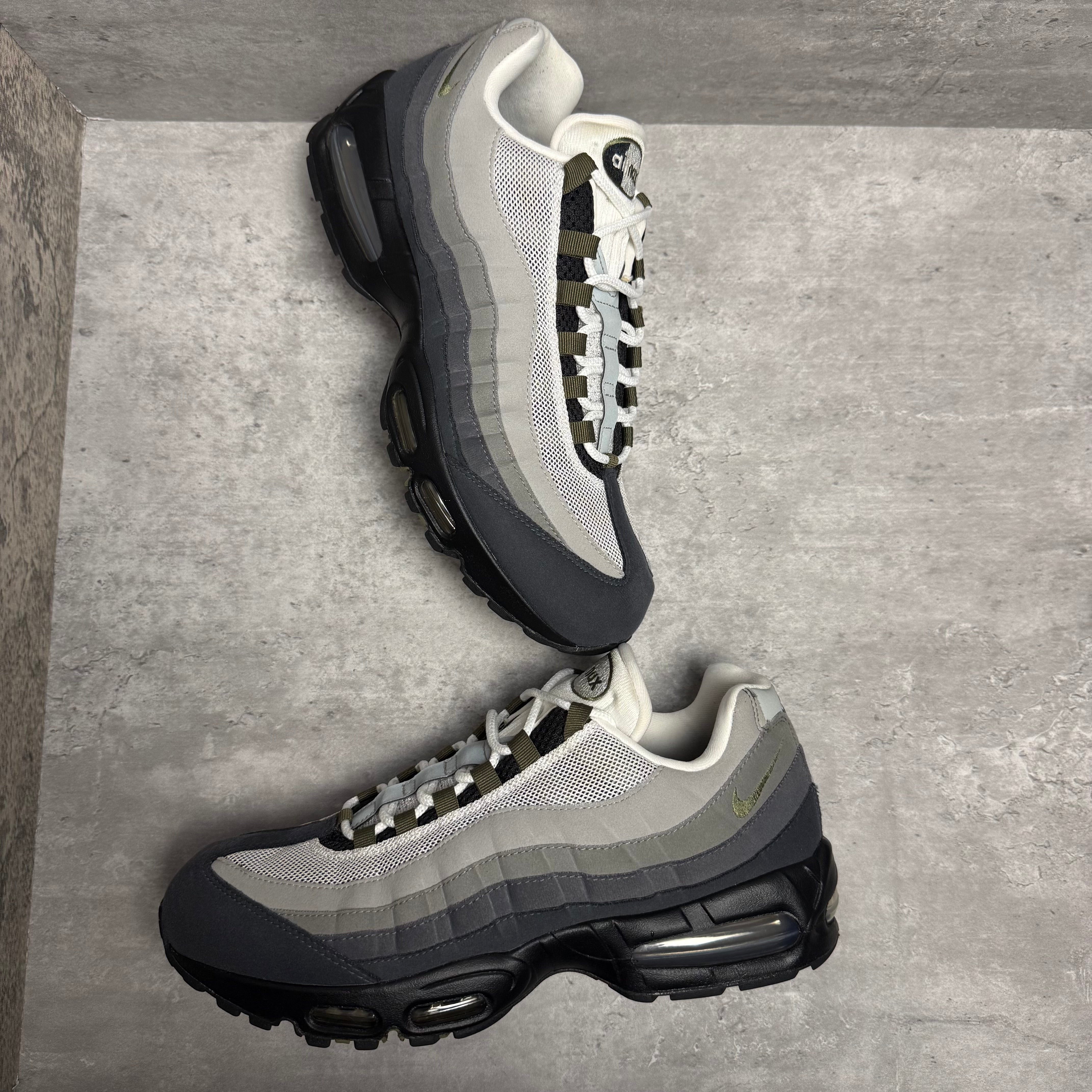 Nike Airmax 95 Medium Olive - Cheshire Creps