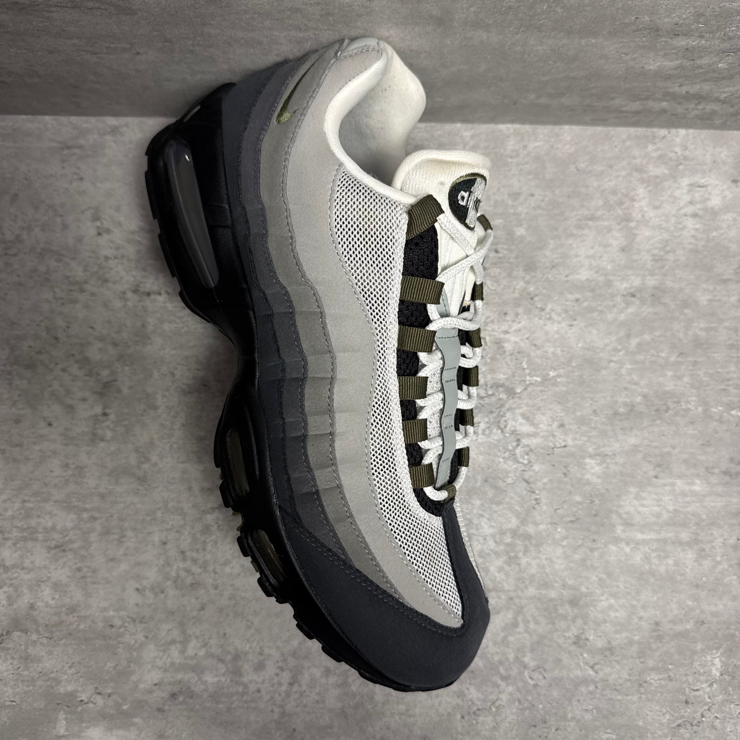 Nike Airmax 95 Medium Olive - Cheshire Creps