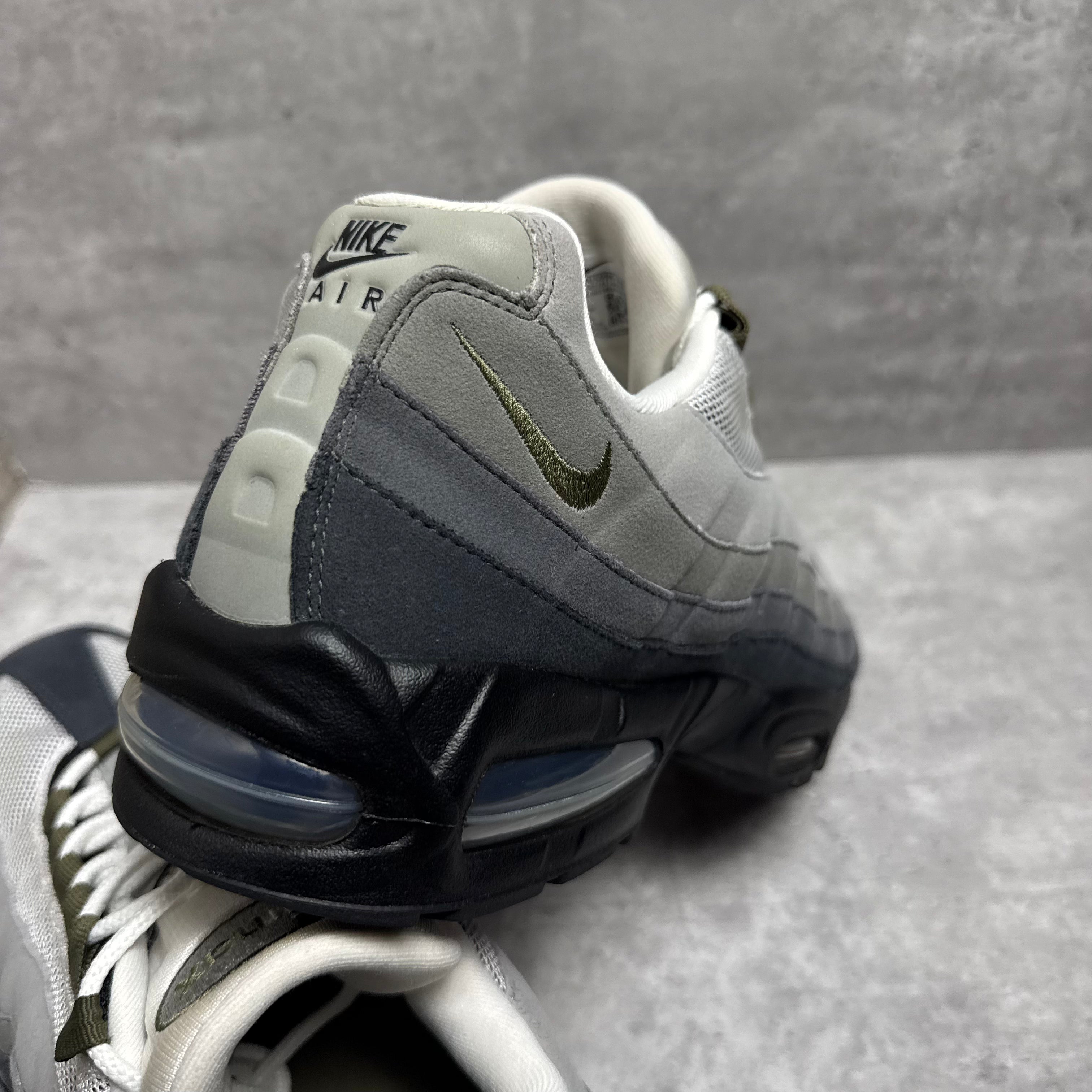 Nike Airmax 95 Medium Olive - Cheshire Creps