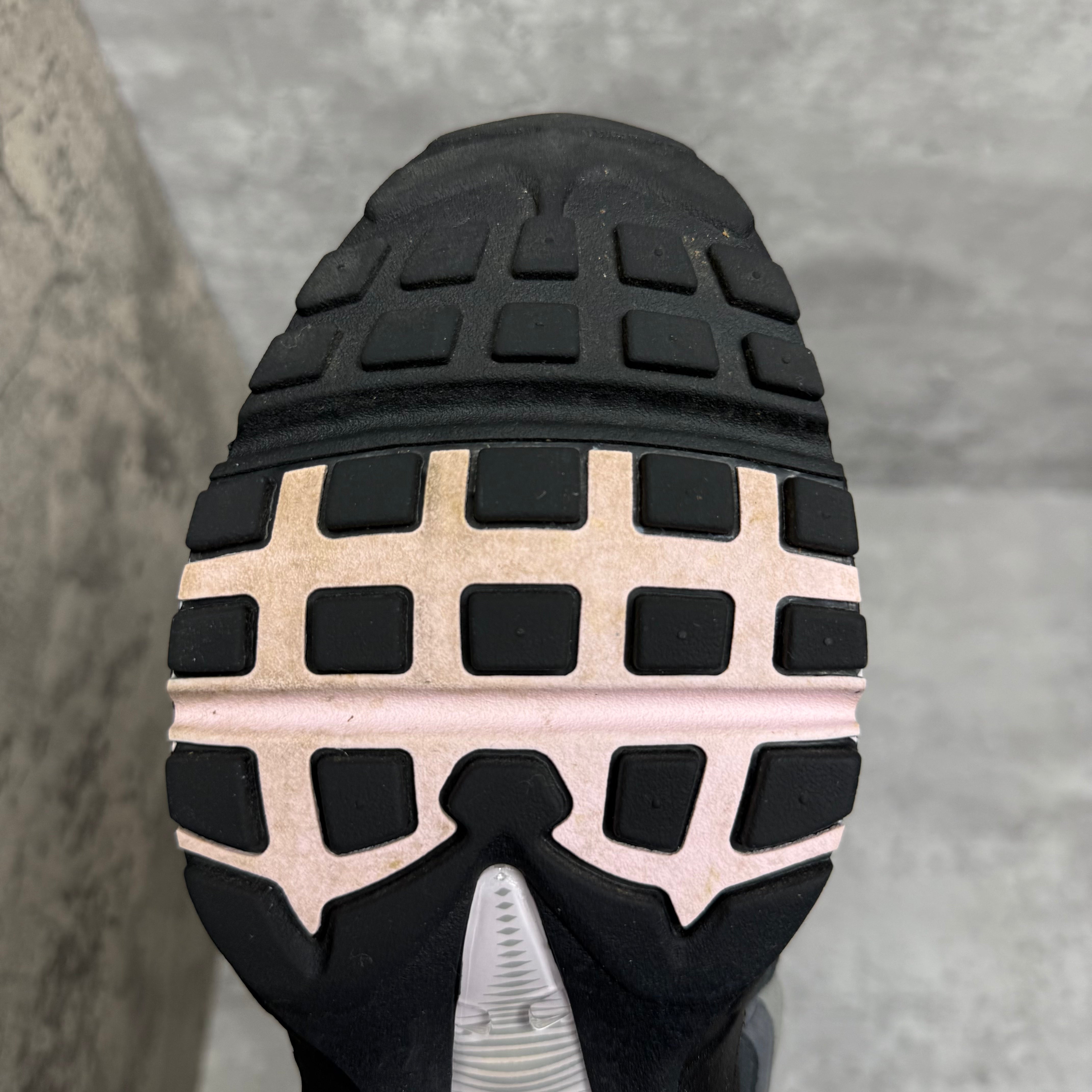 Nike Airmax 95 Pink Foam - Cheshire Creps 