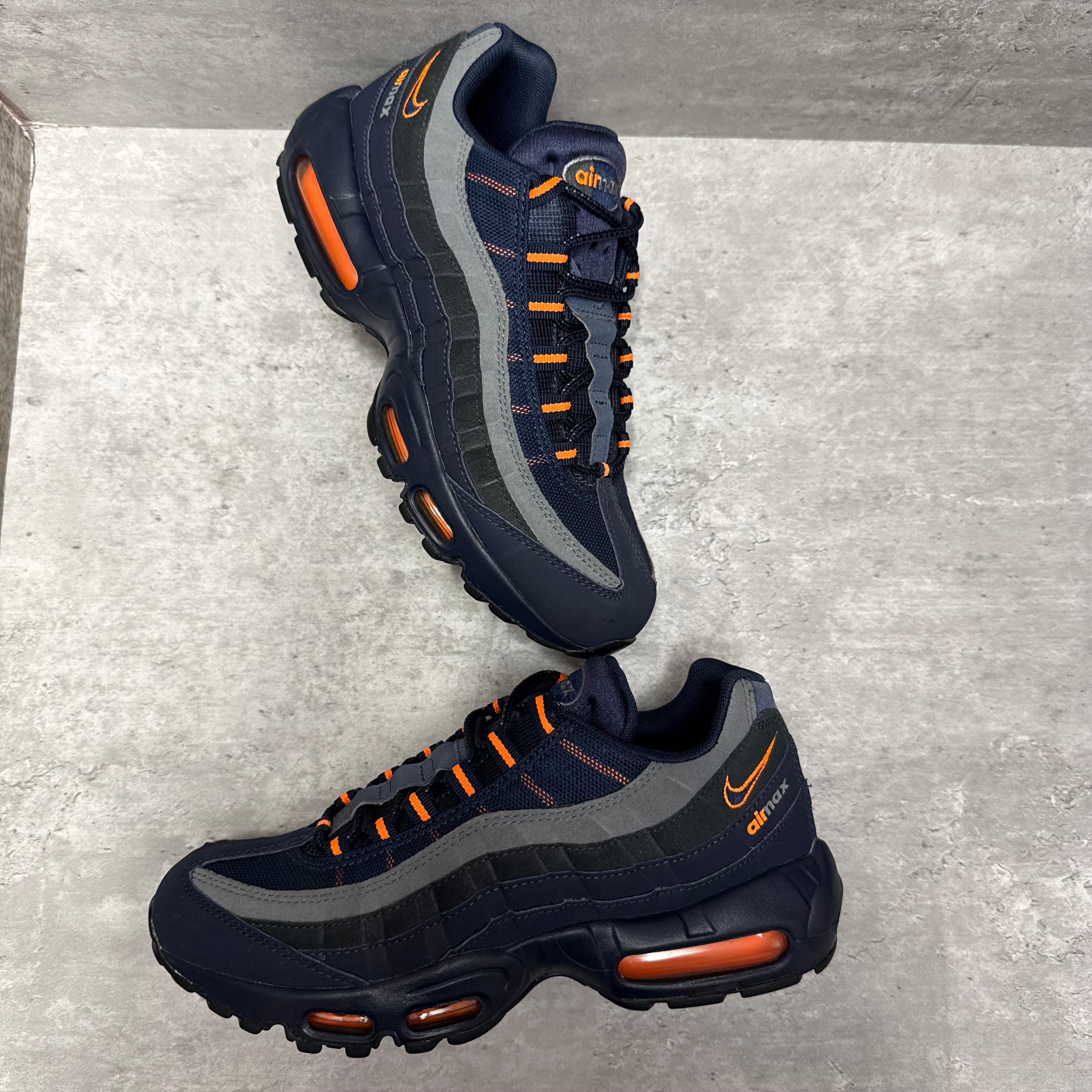 Nike Airmax 95 Retro Logo Obsidian - Cheshire Creps 